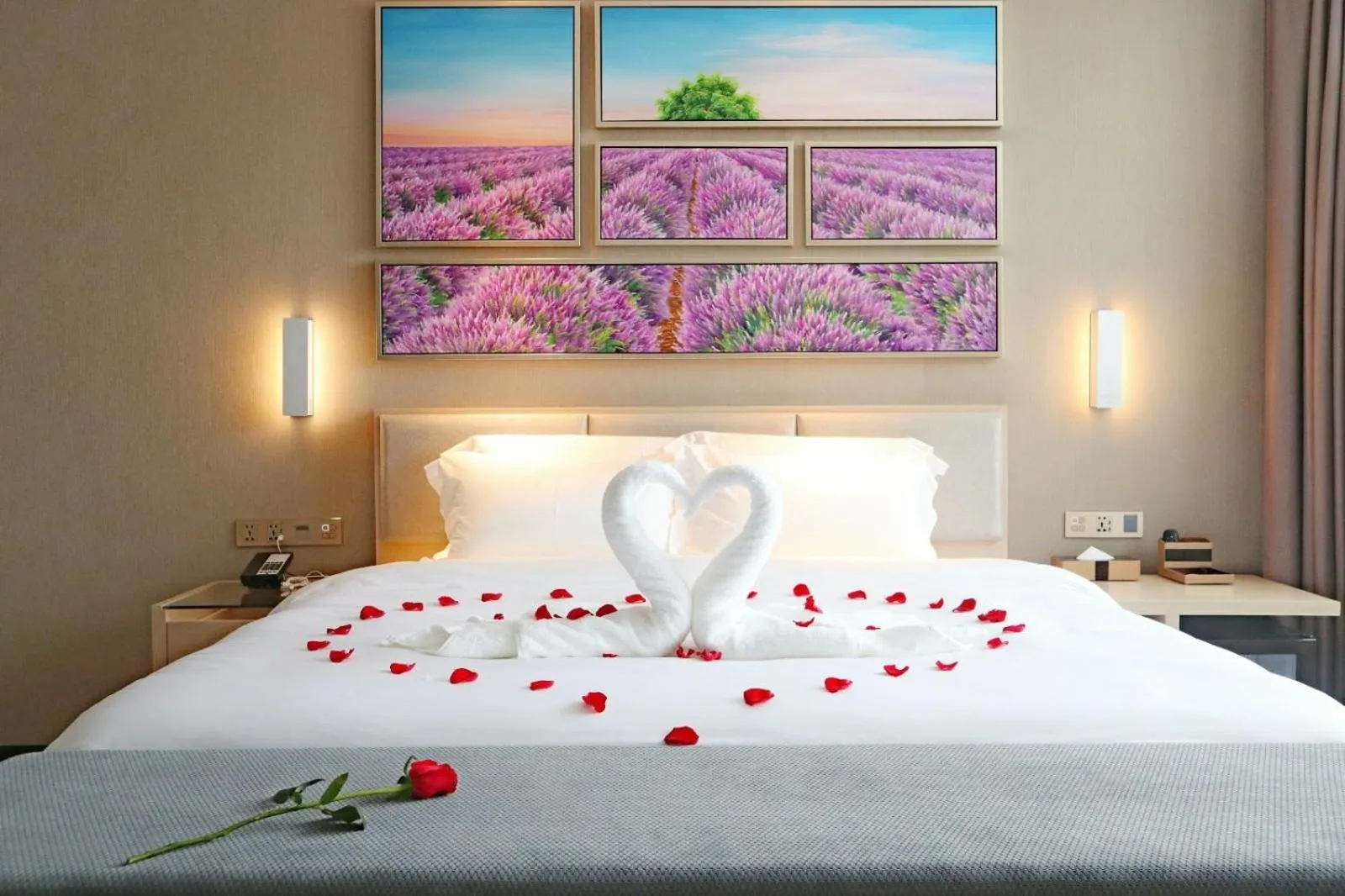 Bed in Lavande Hotel Huizhou High-speed Railway South Station Wanlian Square