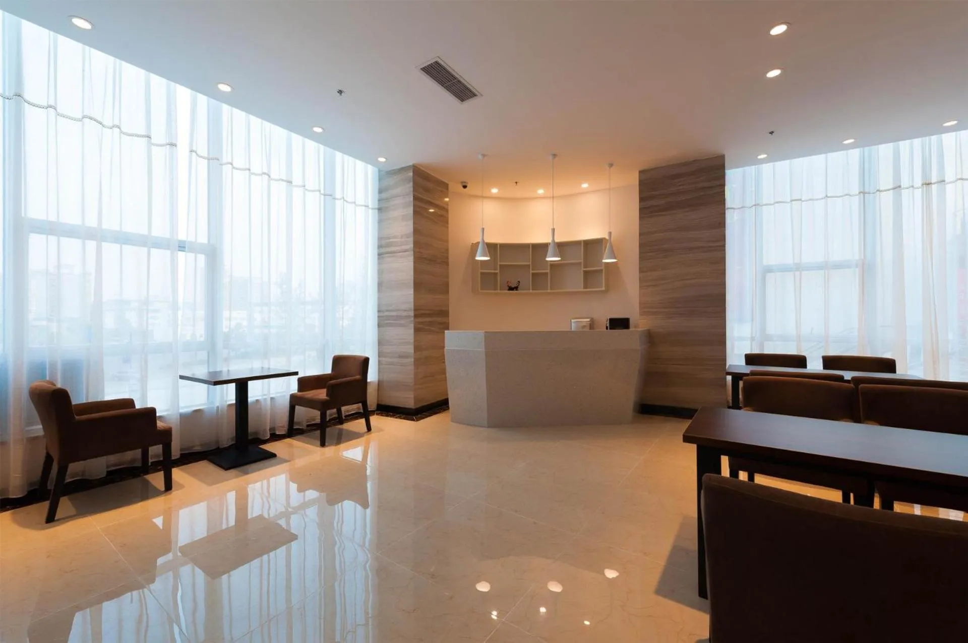 Lavande Hotel Langzhong Railway Station And International Trade City