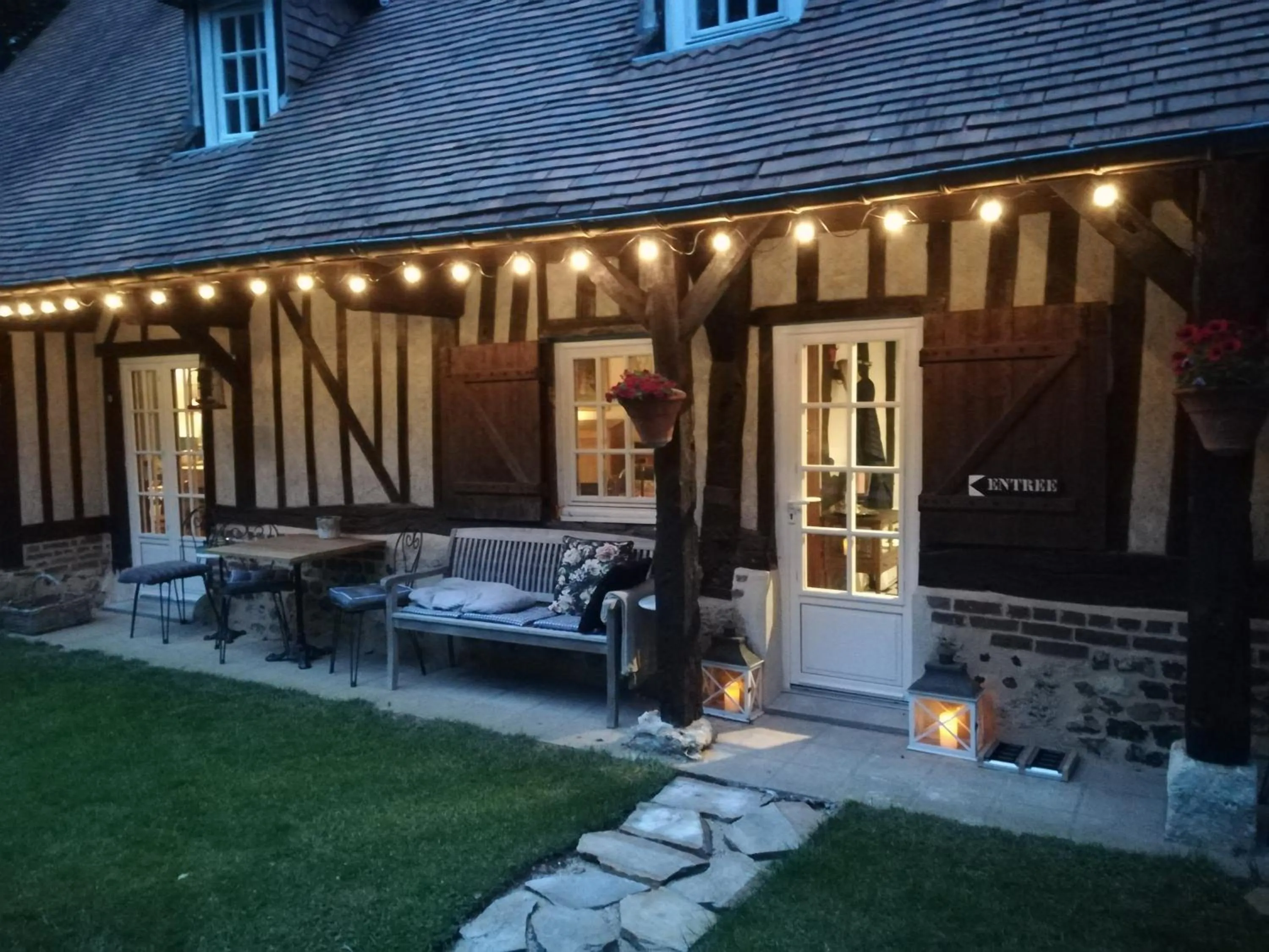 Property building in Lait & Lit