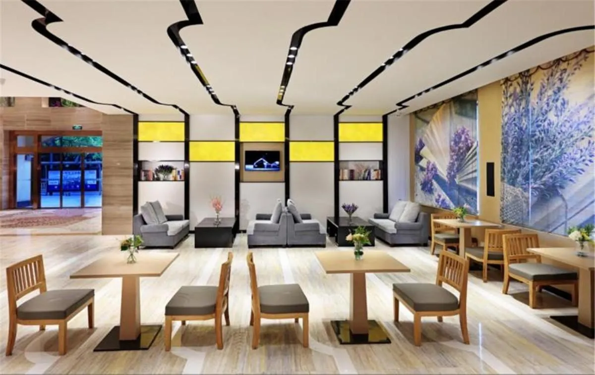 Lavande Hotel Neijiang Hanan Avenue