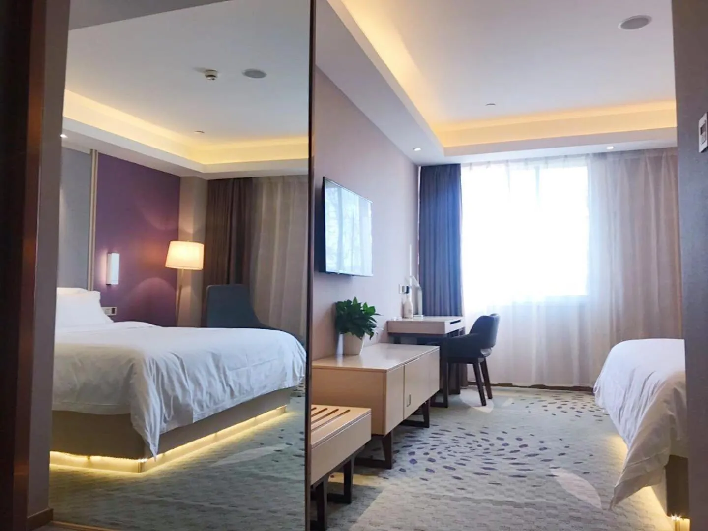 Lavande Hotel Turpan Grand Cross