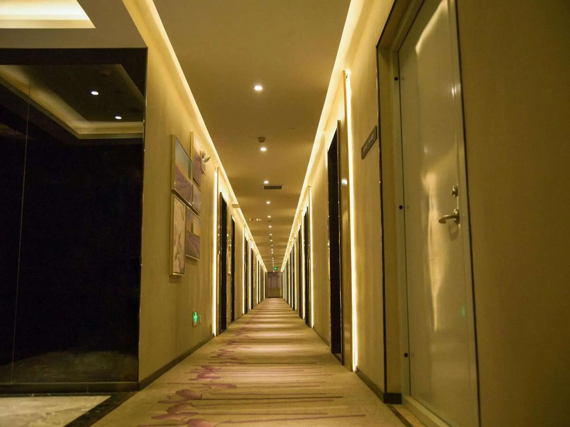 Lavande Hotel Longnan Changjiang River Avenue