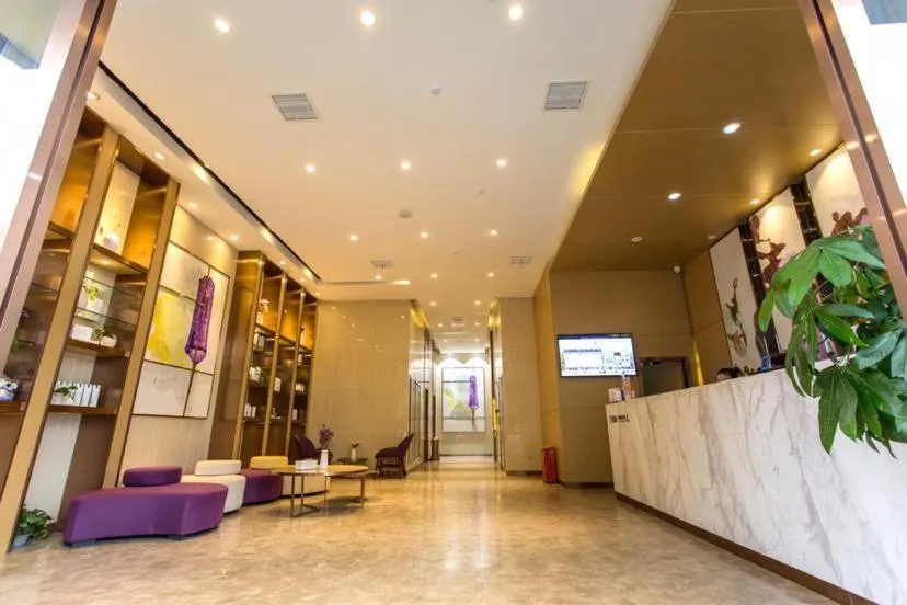 Lavande Hotel Neijiang High-speed Railway Station Peace Plaza