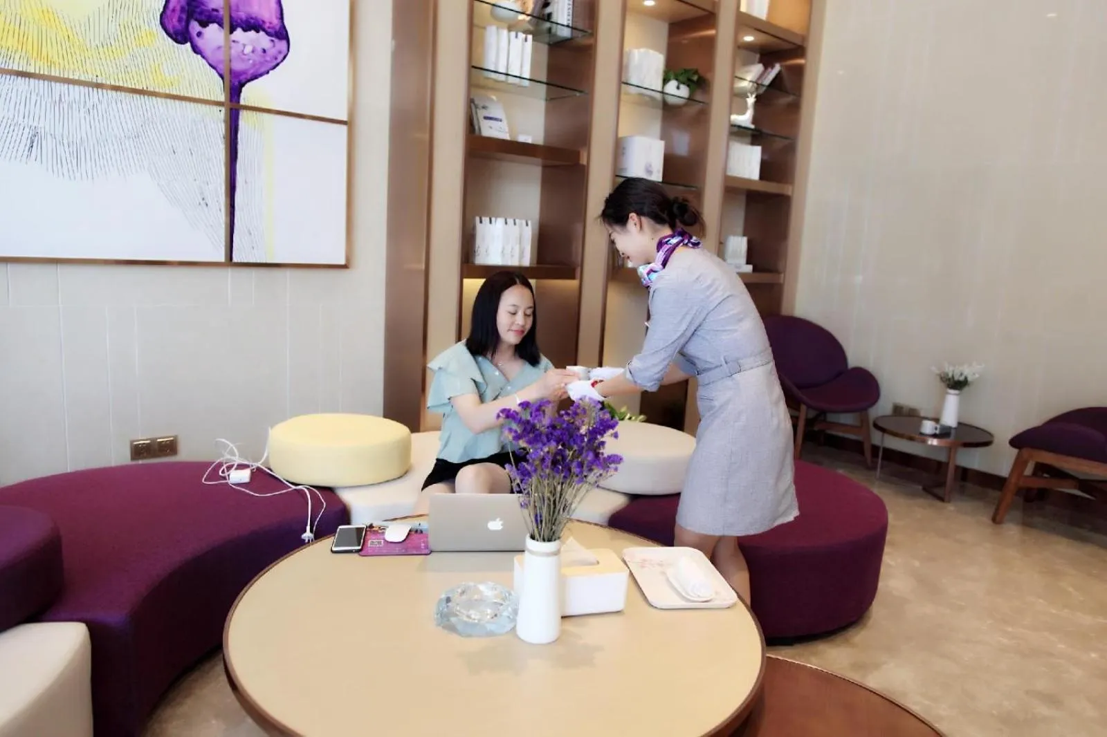 Lavande Hotel Neijiang High-speed Railway Station Peace Plaza