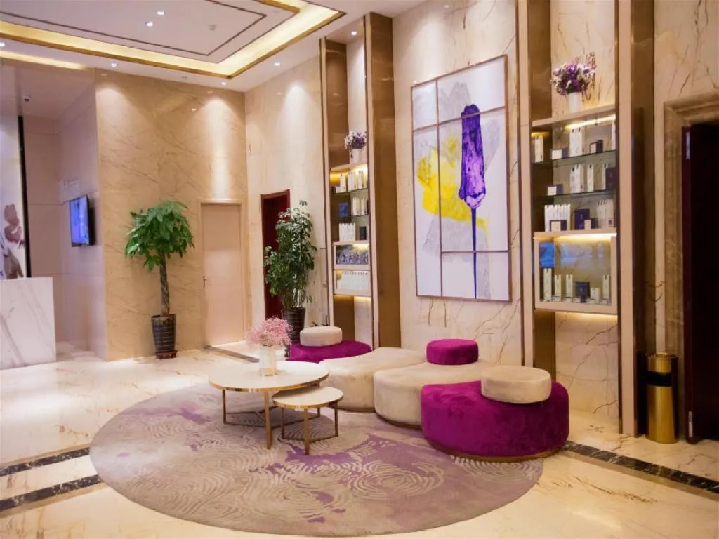 Lavande Hotel Korla city government swan lake