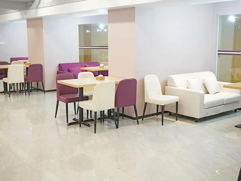 Lavande Hotel Zigong Tanmulin Lantern Park