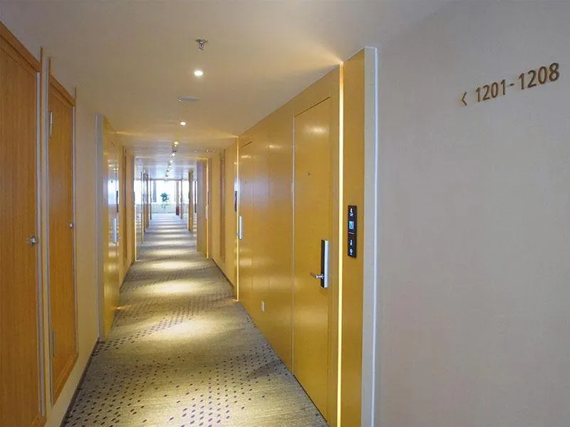 Lavande Hotel Zigong Tanmulin Lantern Park