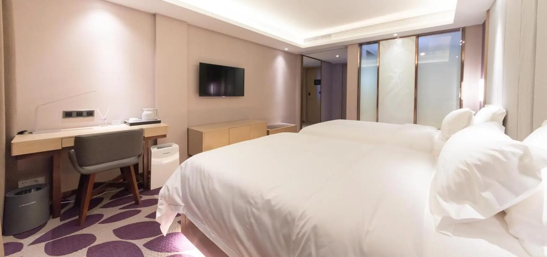 Lavande Hotel Heyuan Longchuan