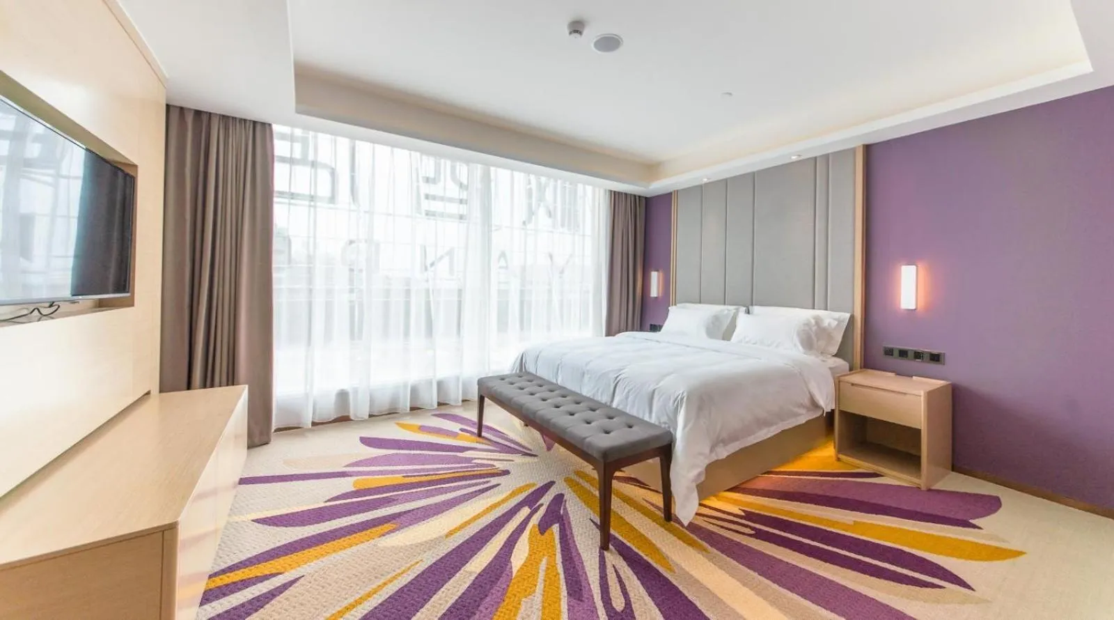 Lavande Hotel Heyuan Longchuan