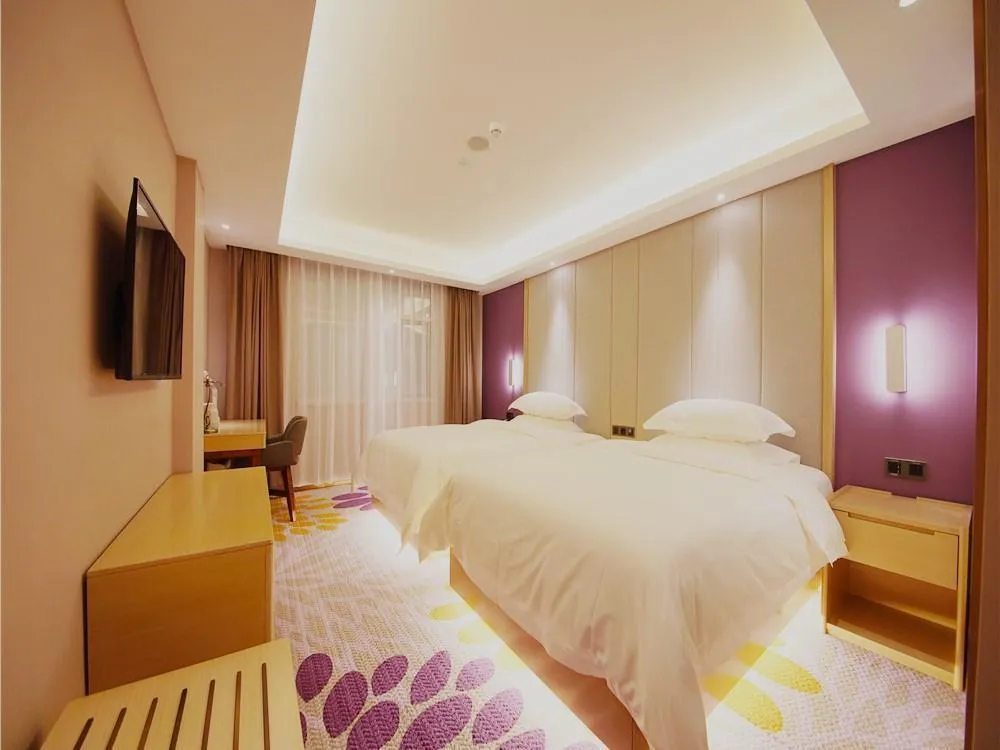 Lavande Hotel Heyuan Longchuan