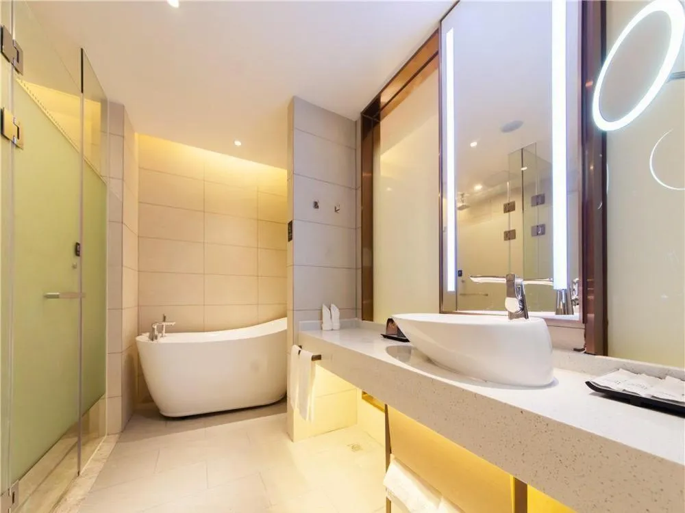 Lavande Hotel Heyuan Longchuan