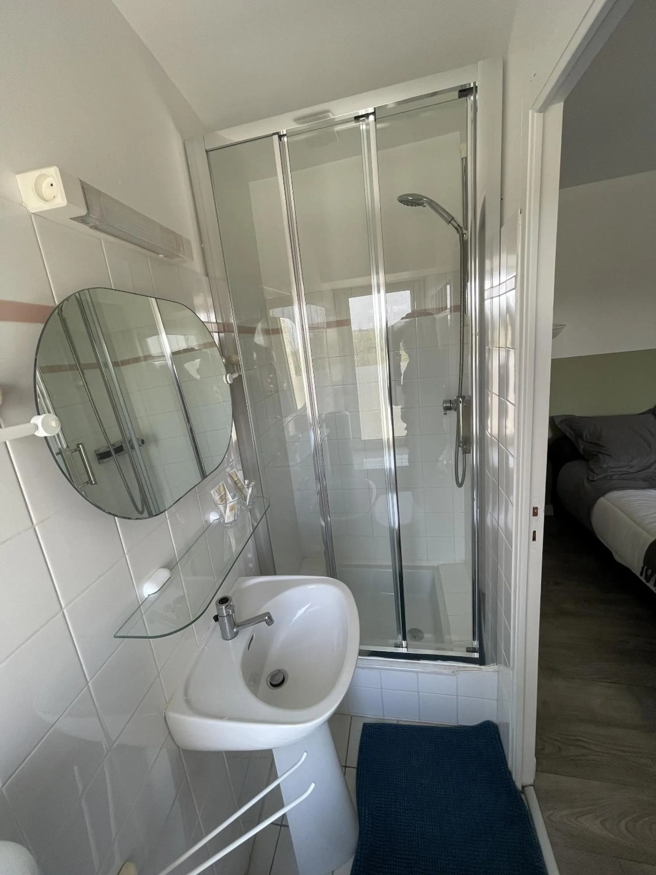 Bathroom in TREAS GLAZ