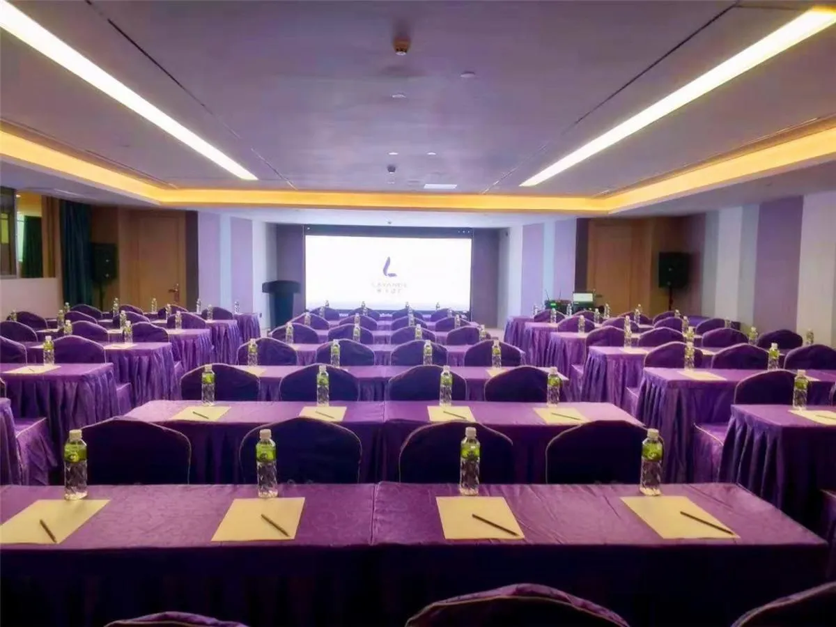 Lavande Hotel Jiangmen Golf Club