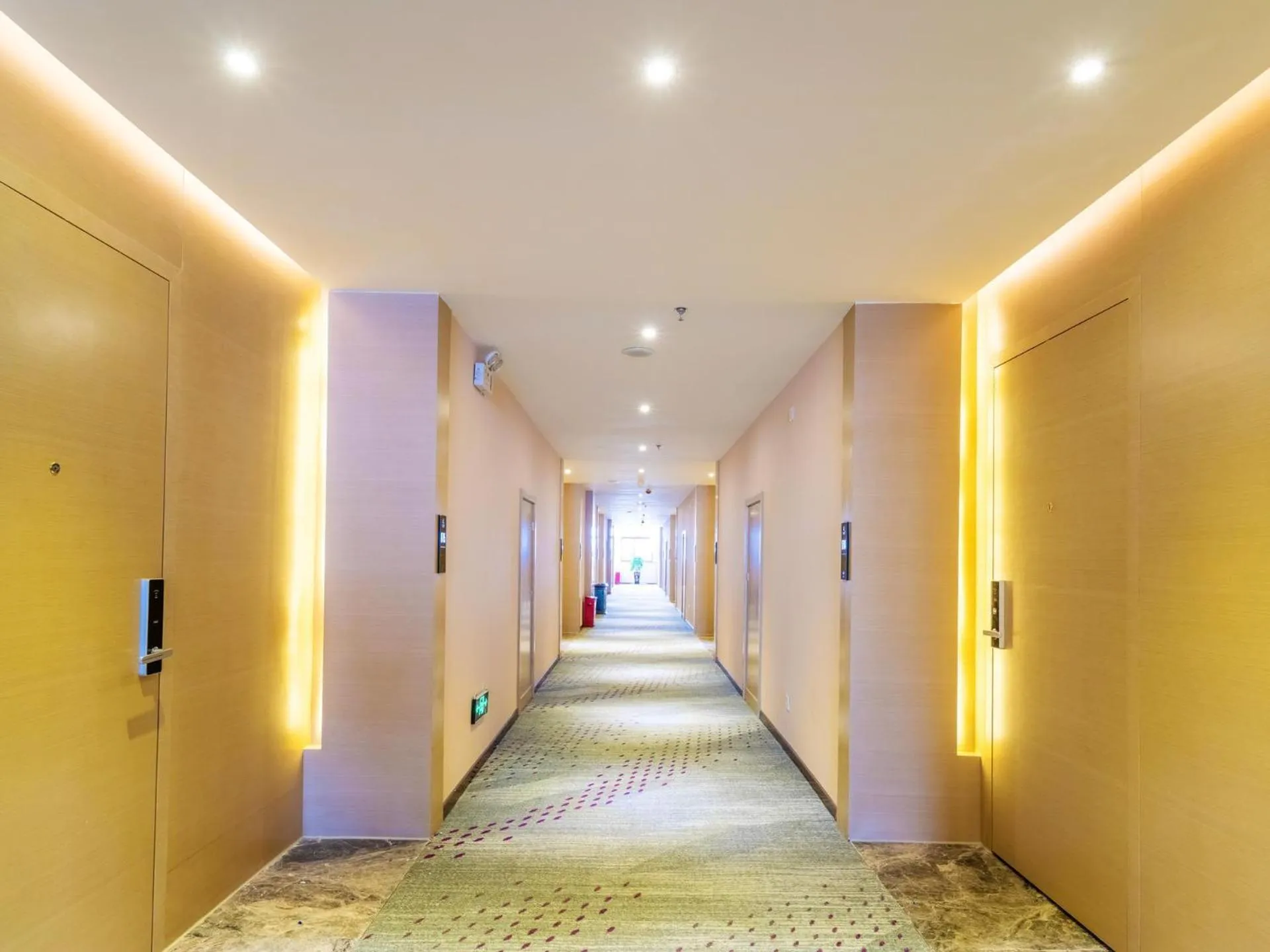 Lavande Hotel Anshun West High-speed Rrailway Station