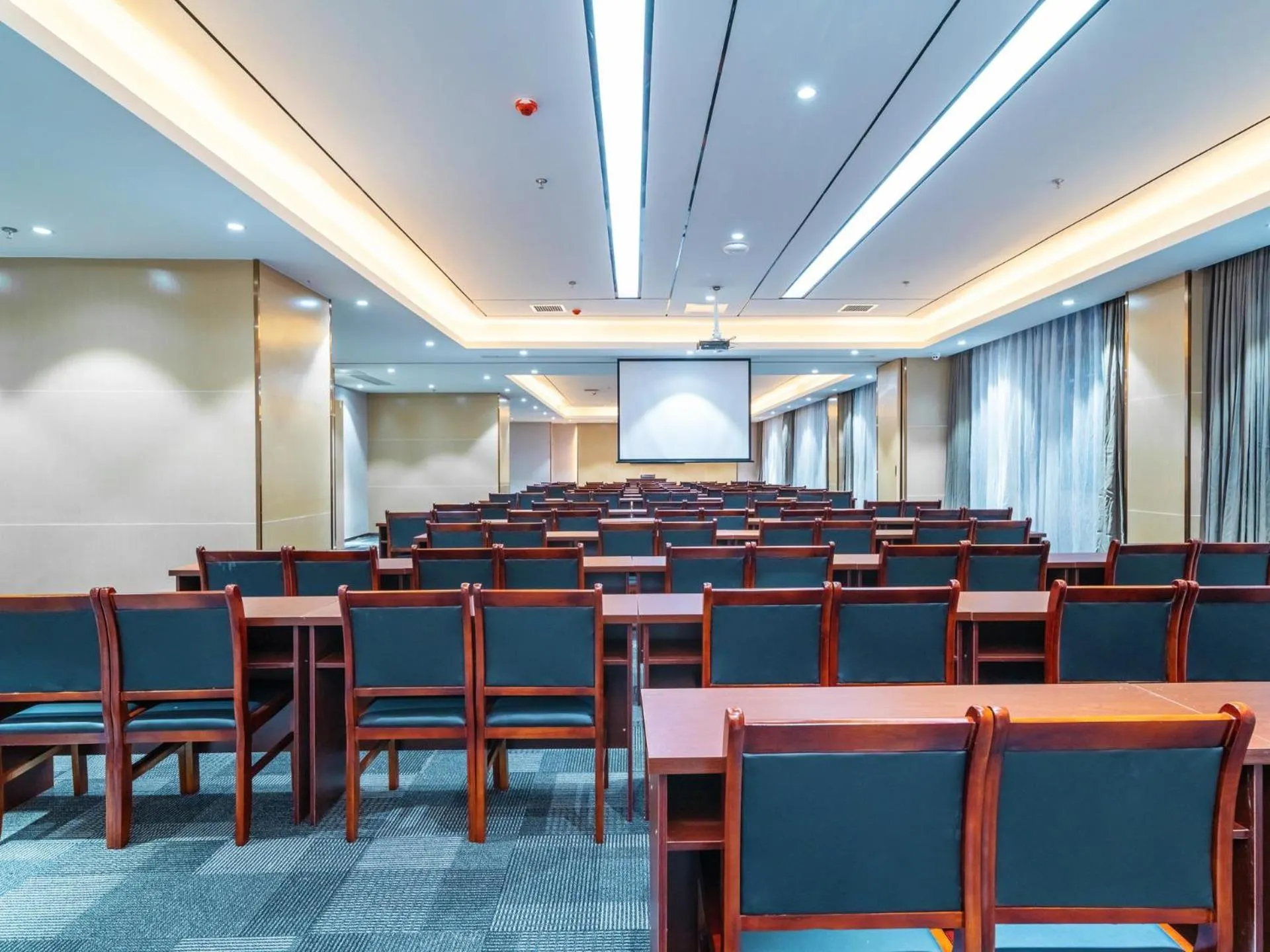 Lavande Hotel Anshun West High-speed Rrailway Station