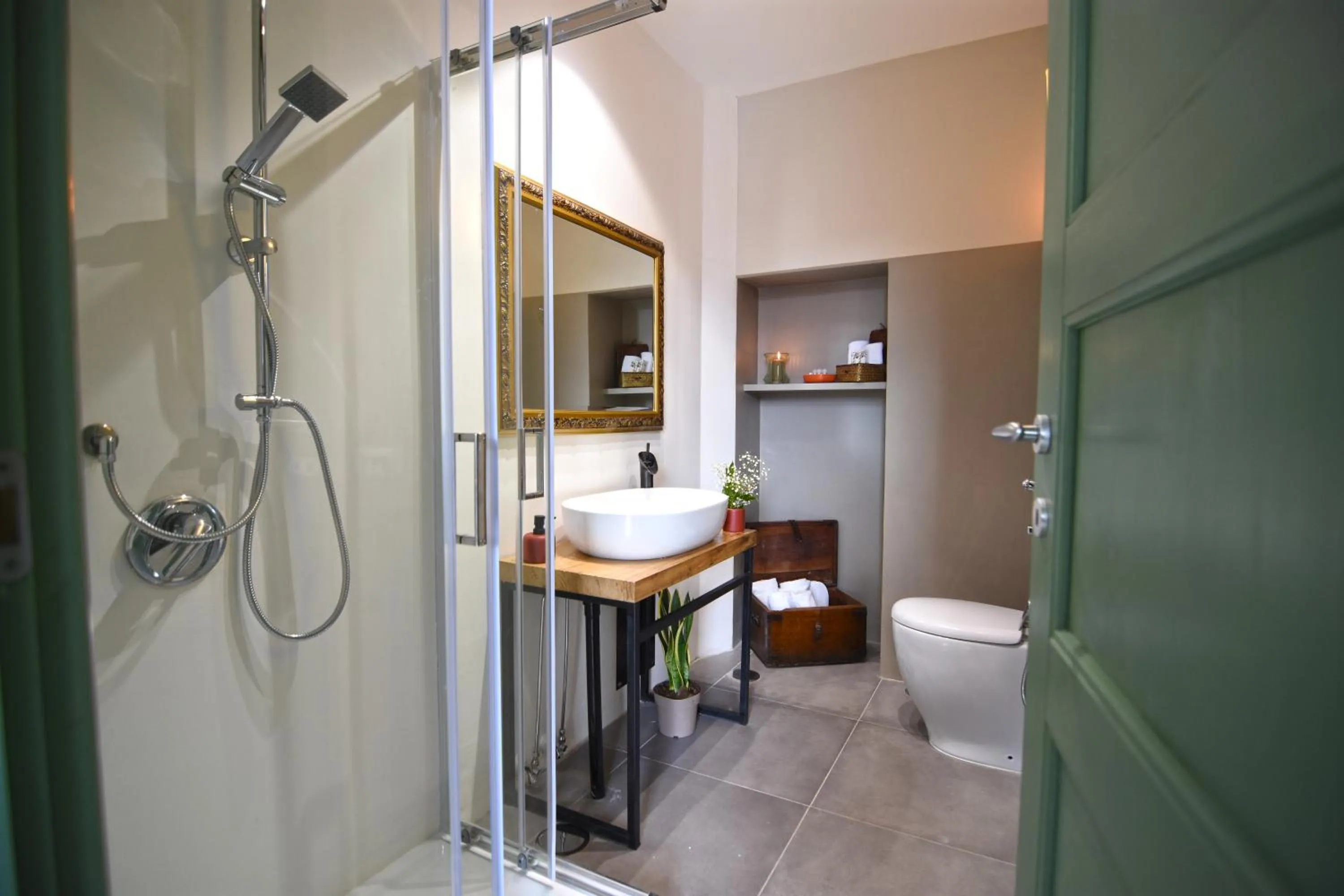 Bathroom in Palà Suites