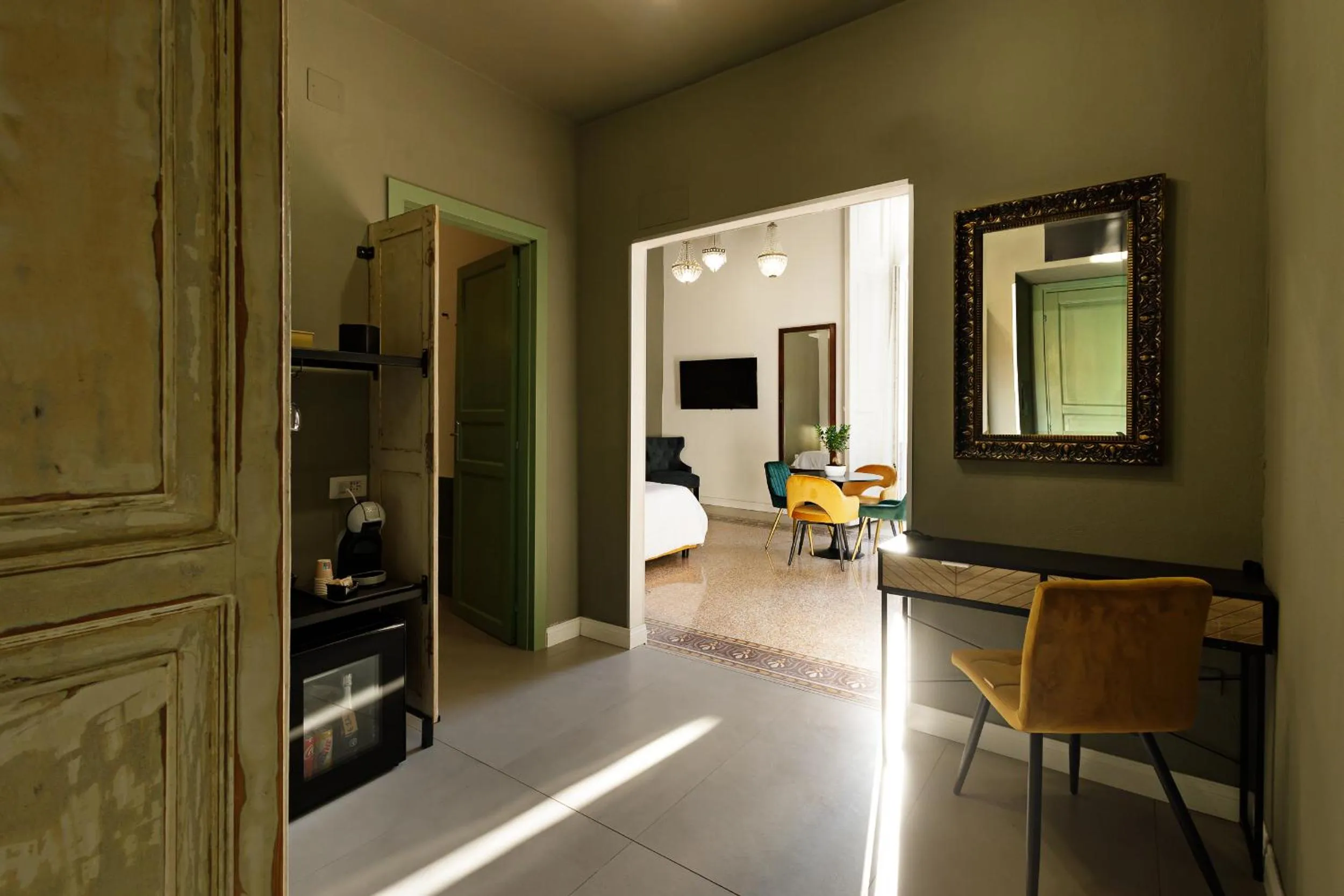 Coffee/tea facilities in Palà Suites