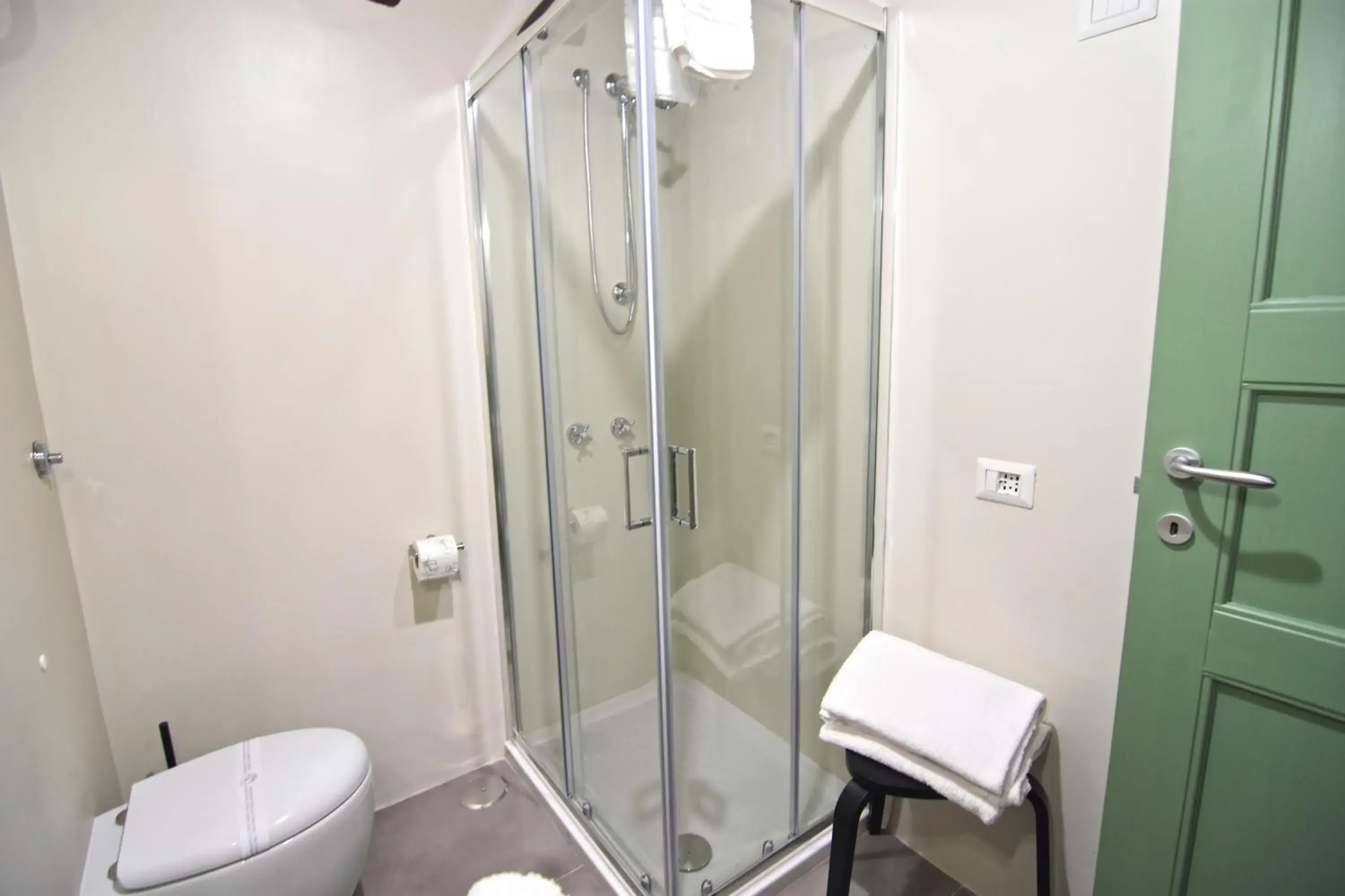 Standard King Room - single occupancy in Palà Suites Standard King Room - single occupancy in Palà Suites