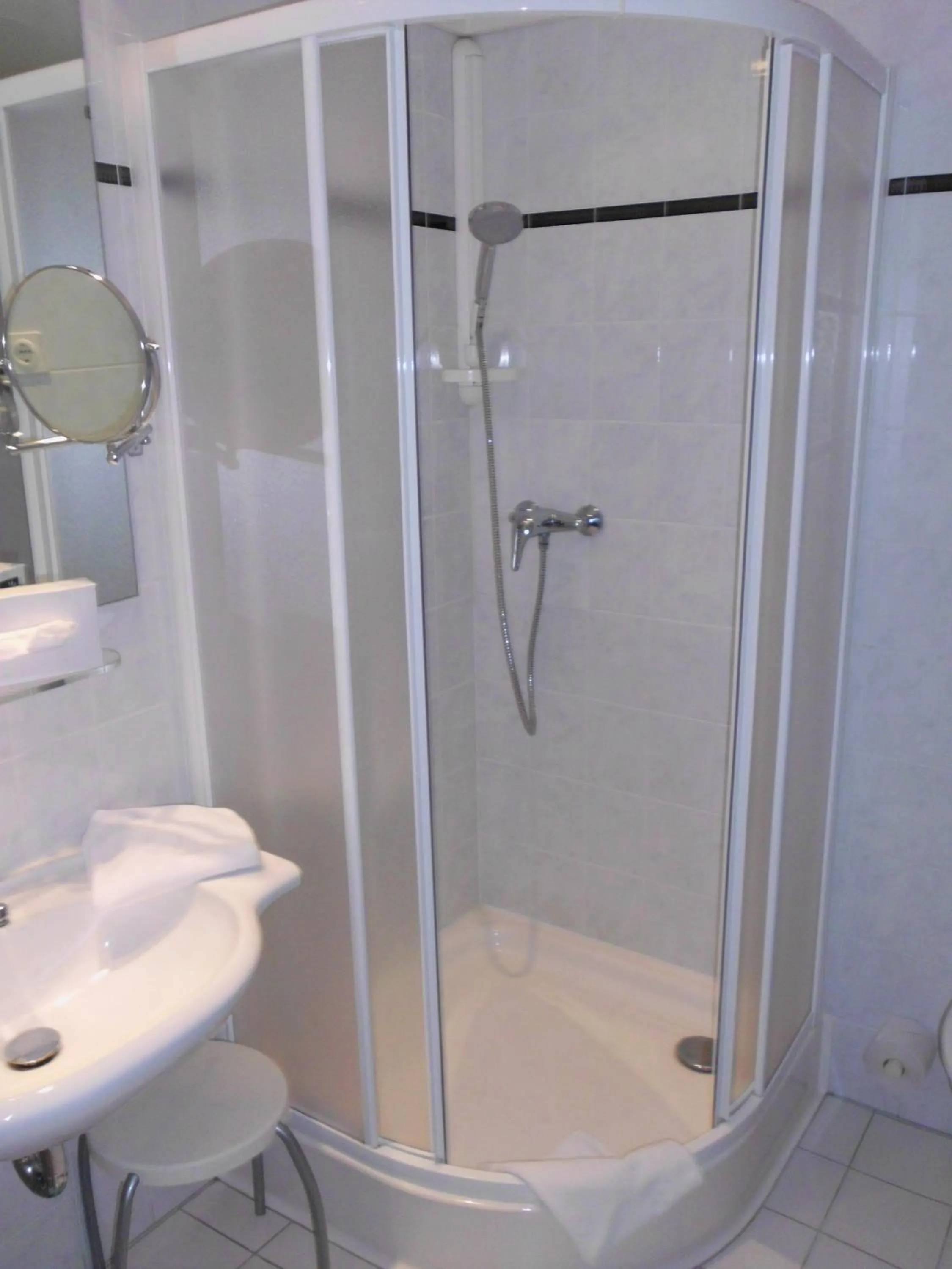 Shower in Hotel Wilder Mann Annaberg-Buchholz