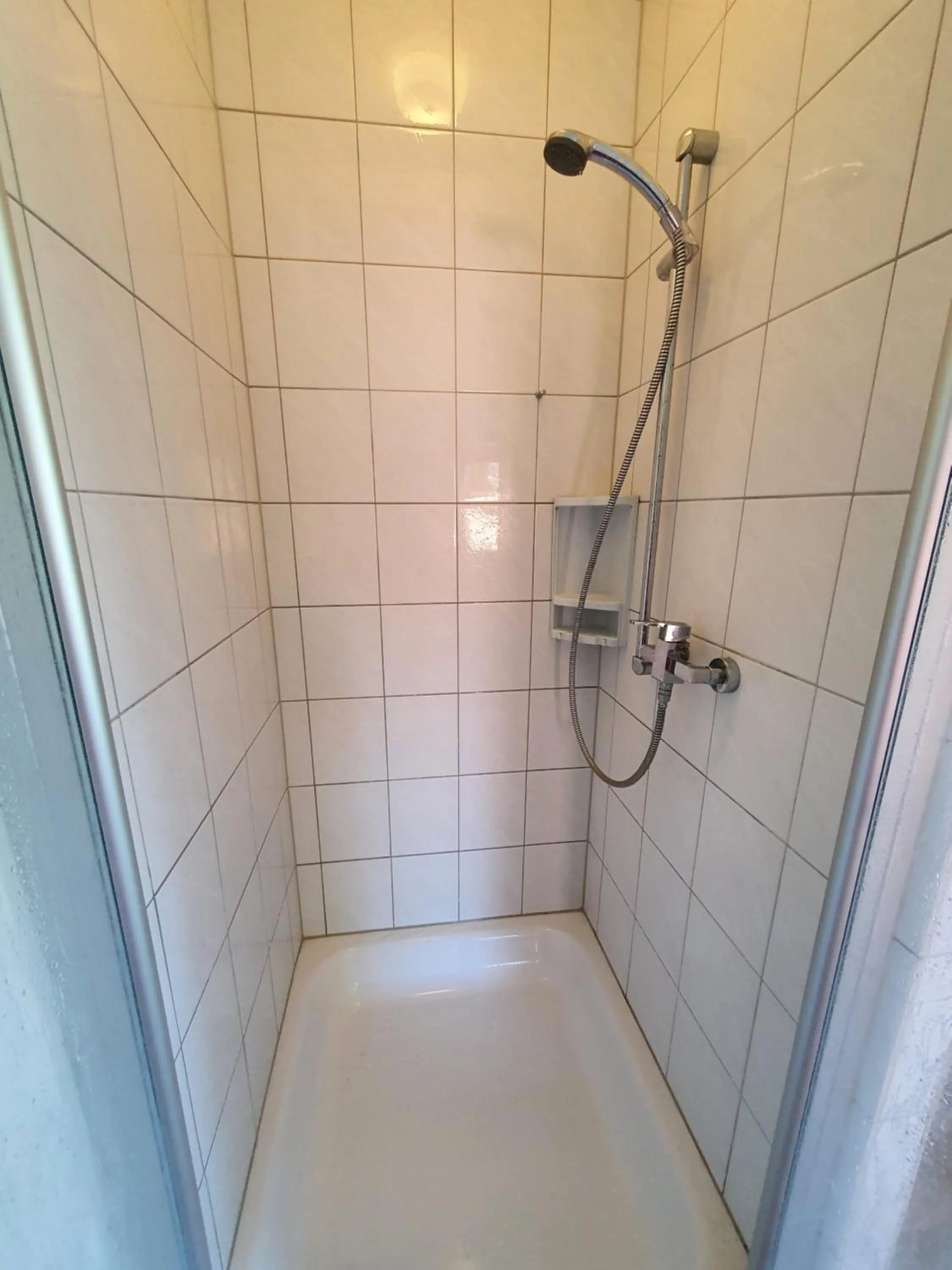 Shower in Budget Hotel Biebertal am Milseburgradweg