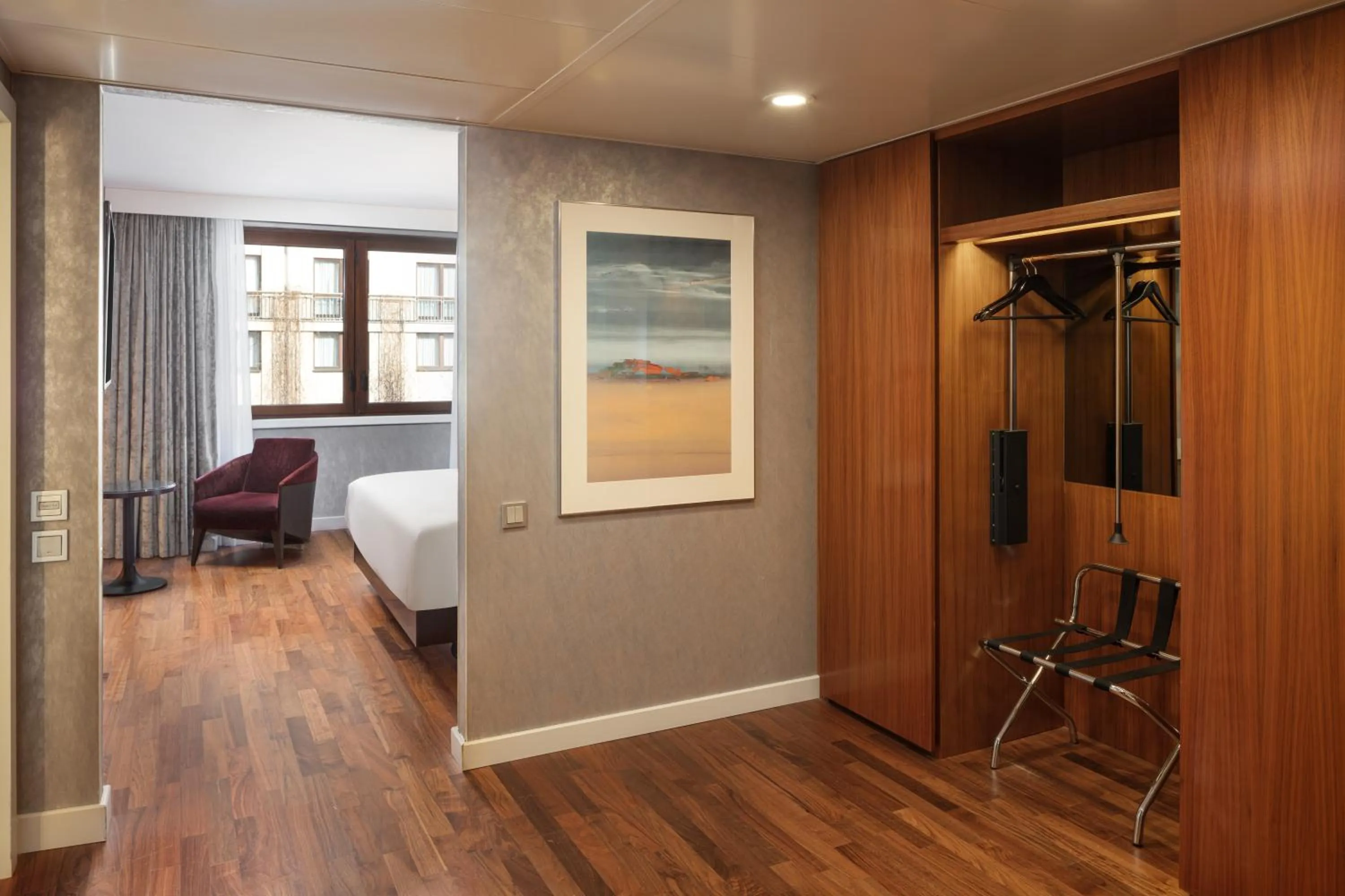 wardrobe, Bed in Hilton Berlin