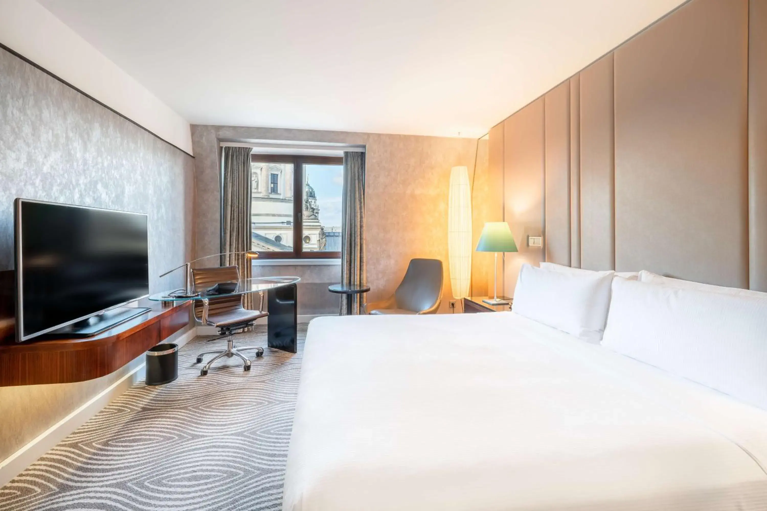 King Room Dome View in Hilton Berlin King Room Dome View in Hilton Berlin