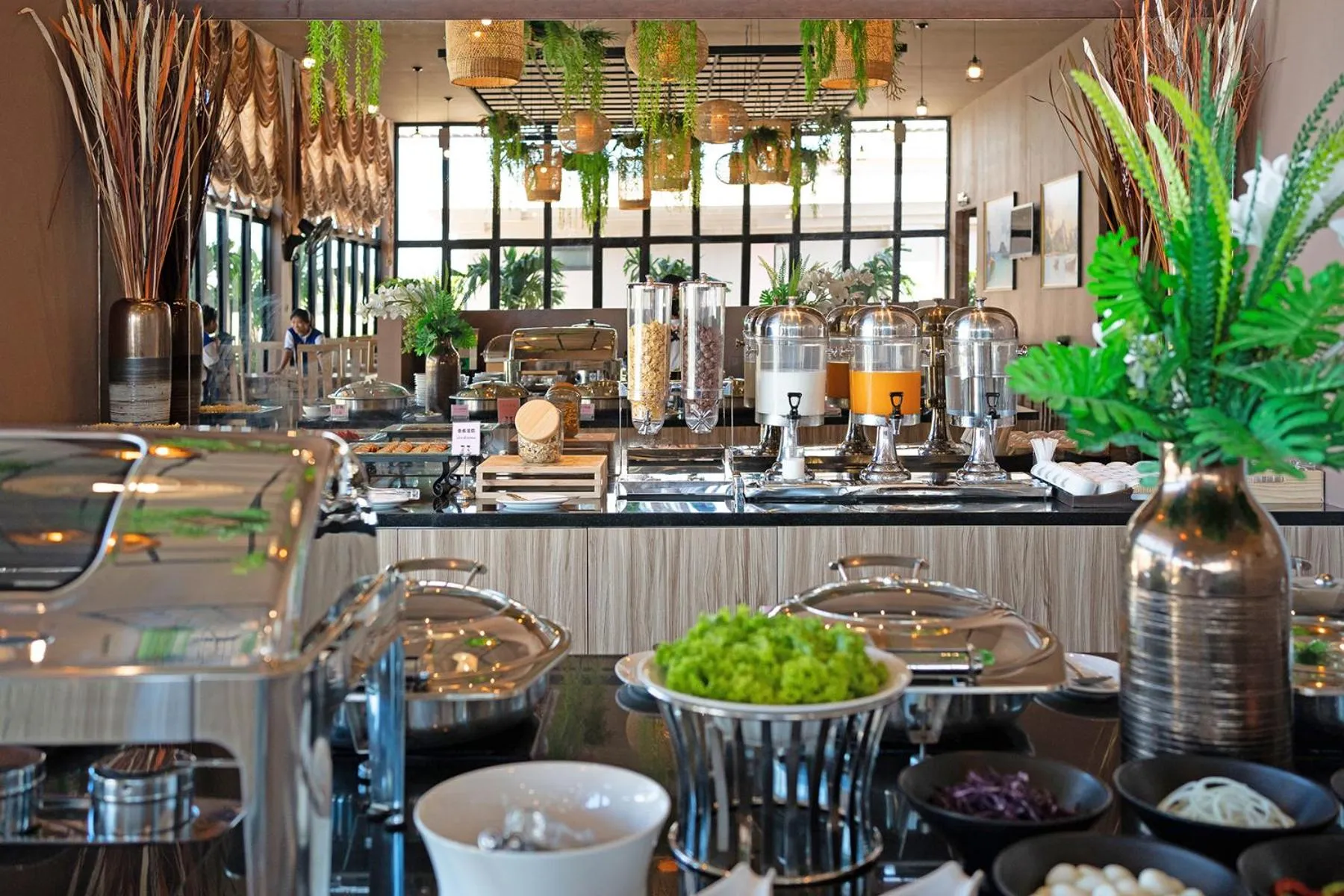 Restaurant/places to eat in Gold Chariot Pool Villa, Phuket - SHA Plus Certified