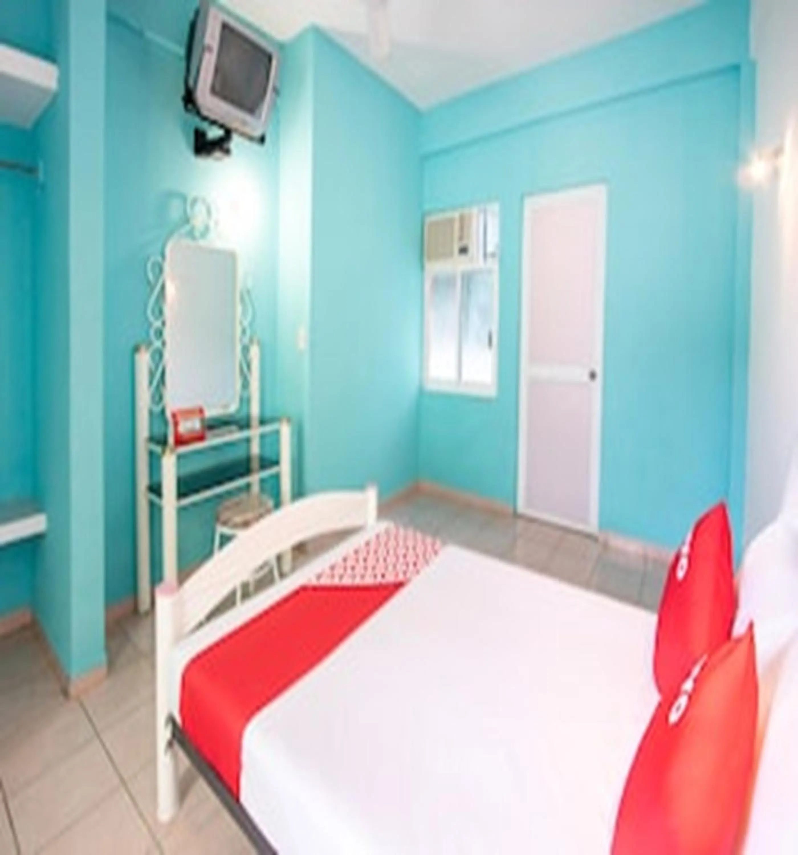 Photo of the whole room, Bed in OYO Hotel Estacion,José Cardel,Parque Central Revolución