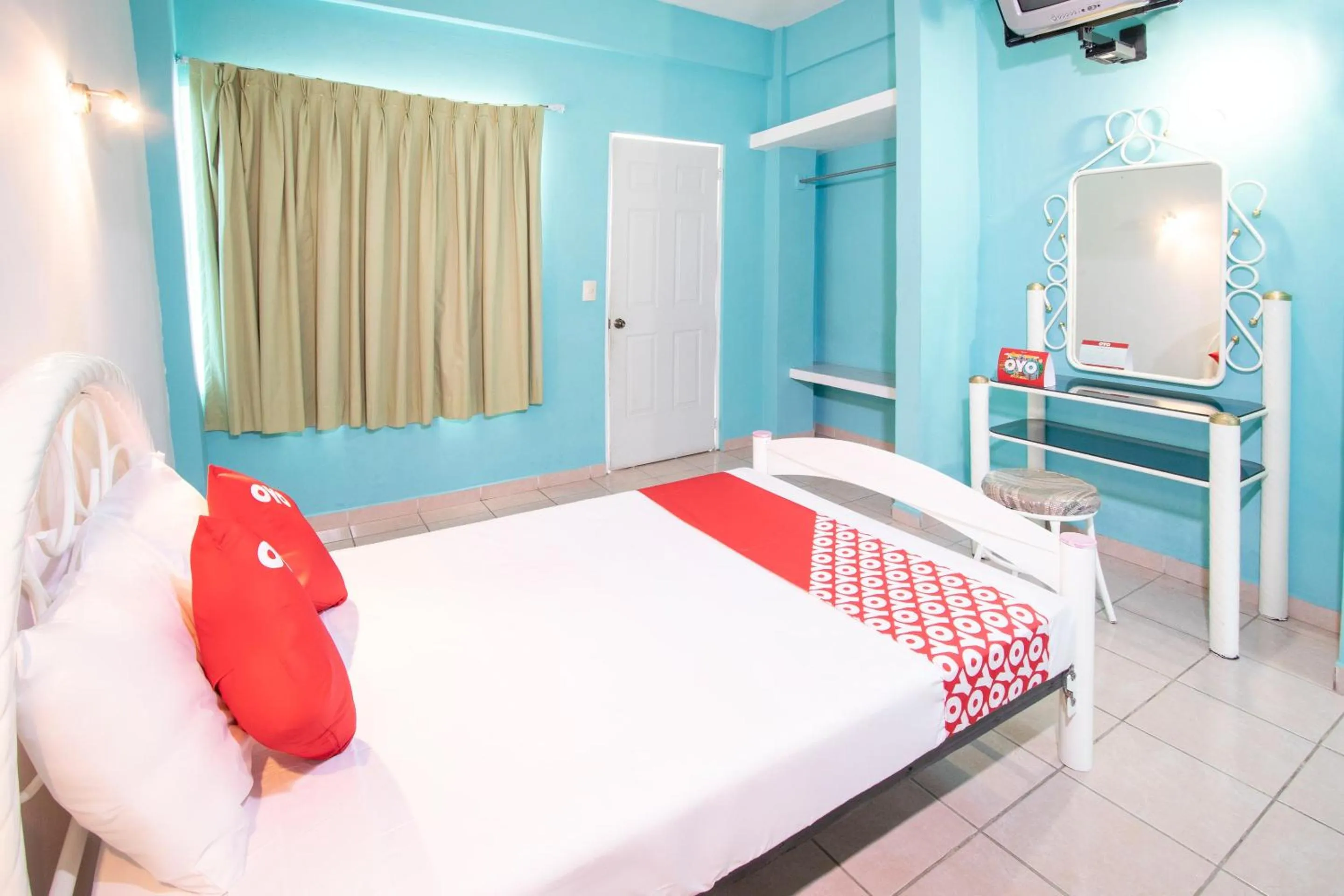 Bedroom, Bed in OYO Hotel Estacion,José Cardel,Parque Central Revolución