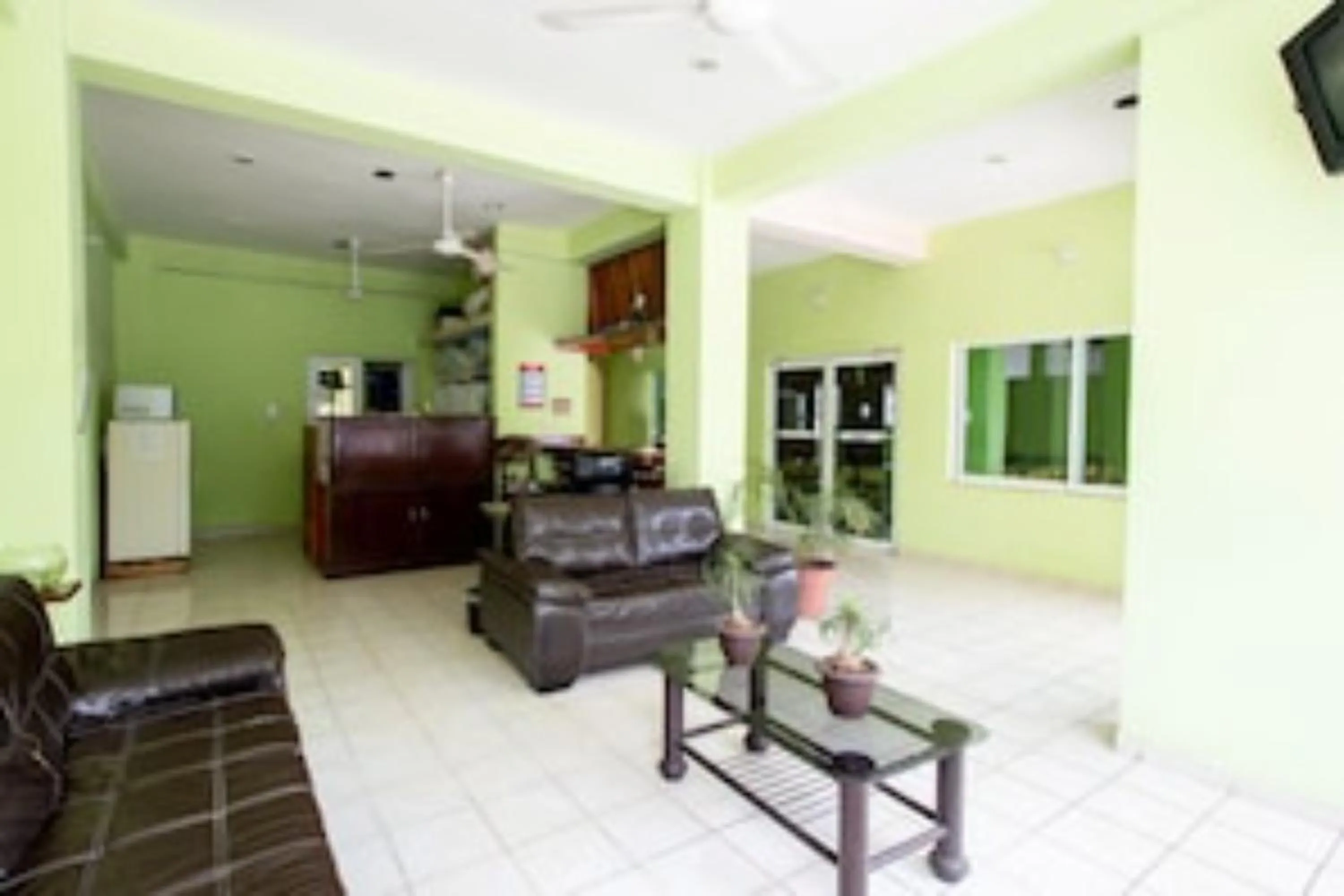 Lobby or reception in OYO Hotel Estacion,José Cardel,Parque Central Revolución