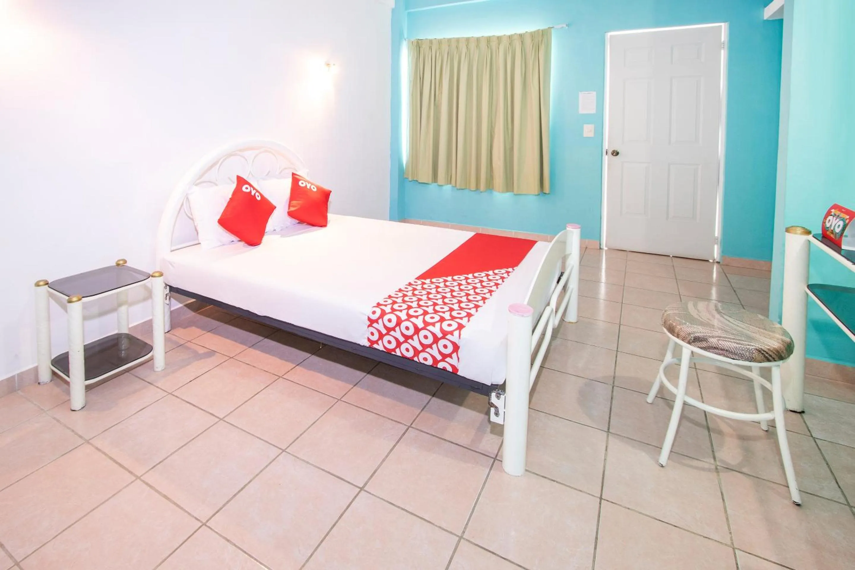 Bedroom, Bed in OYO Hotel Estacion,José Cardel,Parque Central Revolución