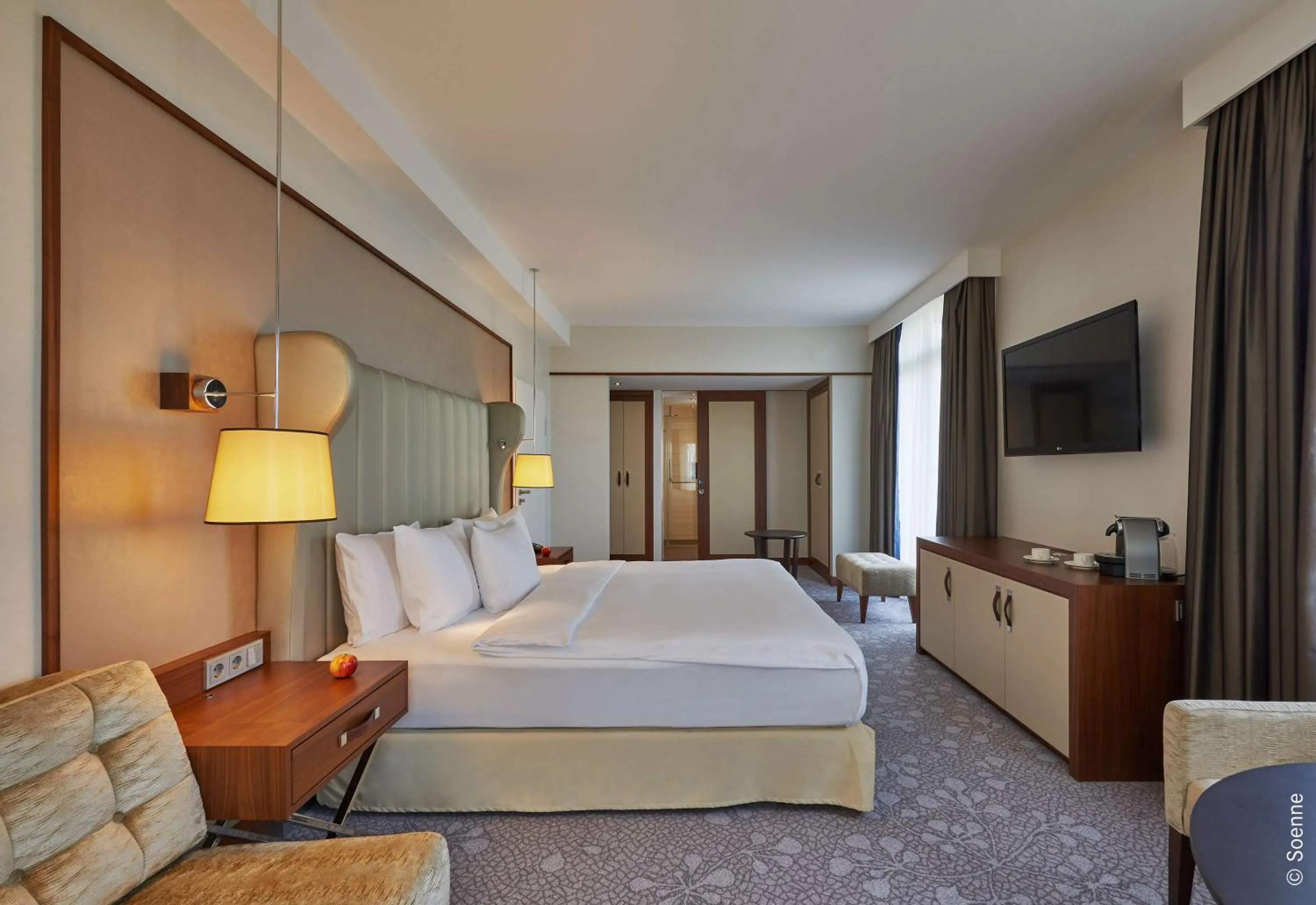 Bedroom, Bed in Dorint Hotel Bonn