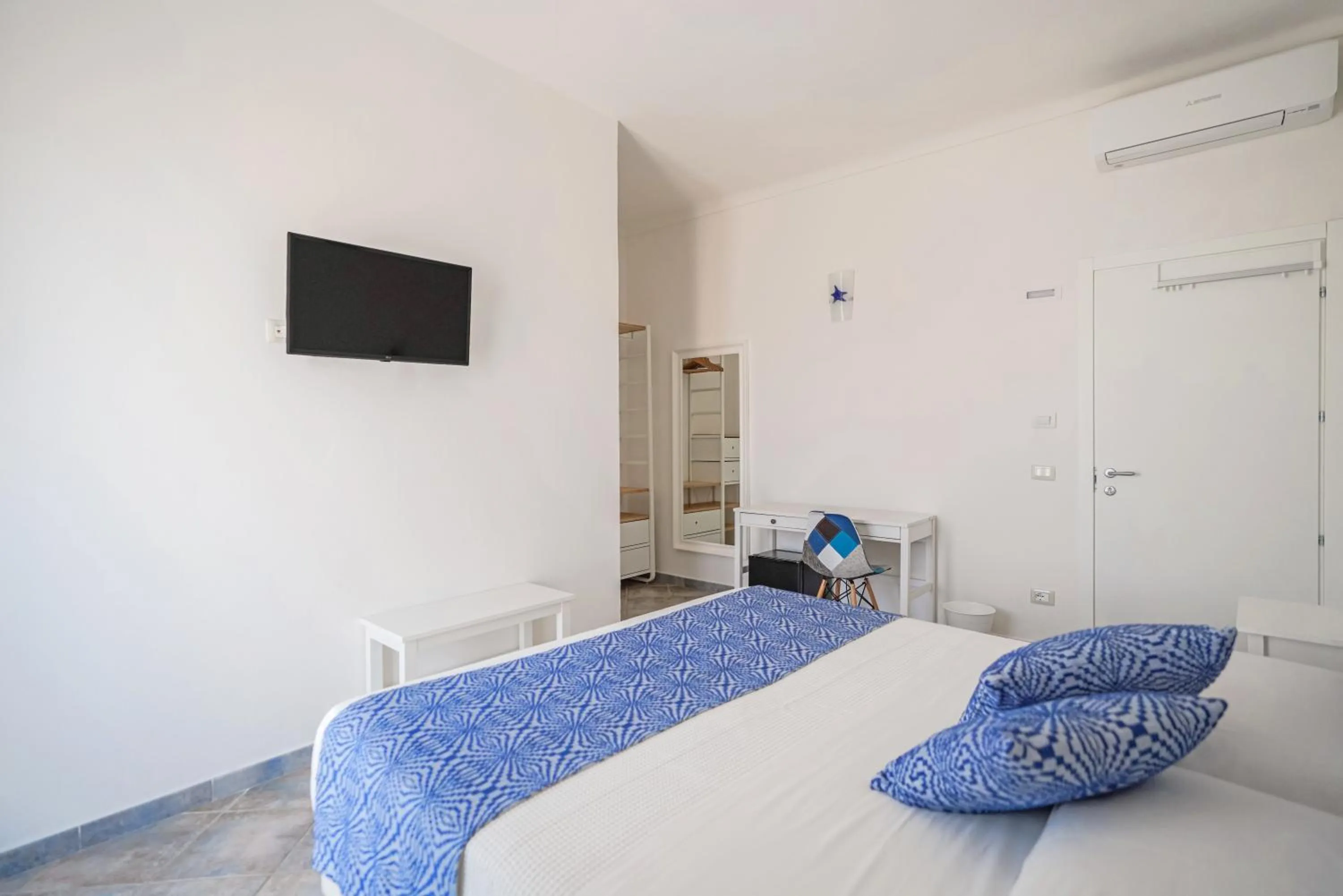 Photo of the whole room, Bed in Controvento