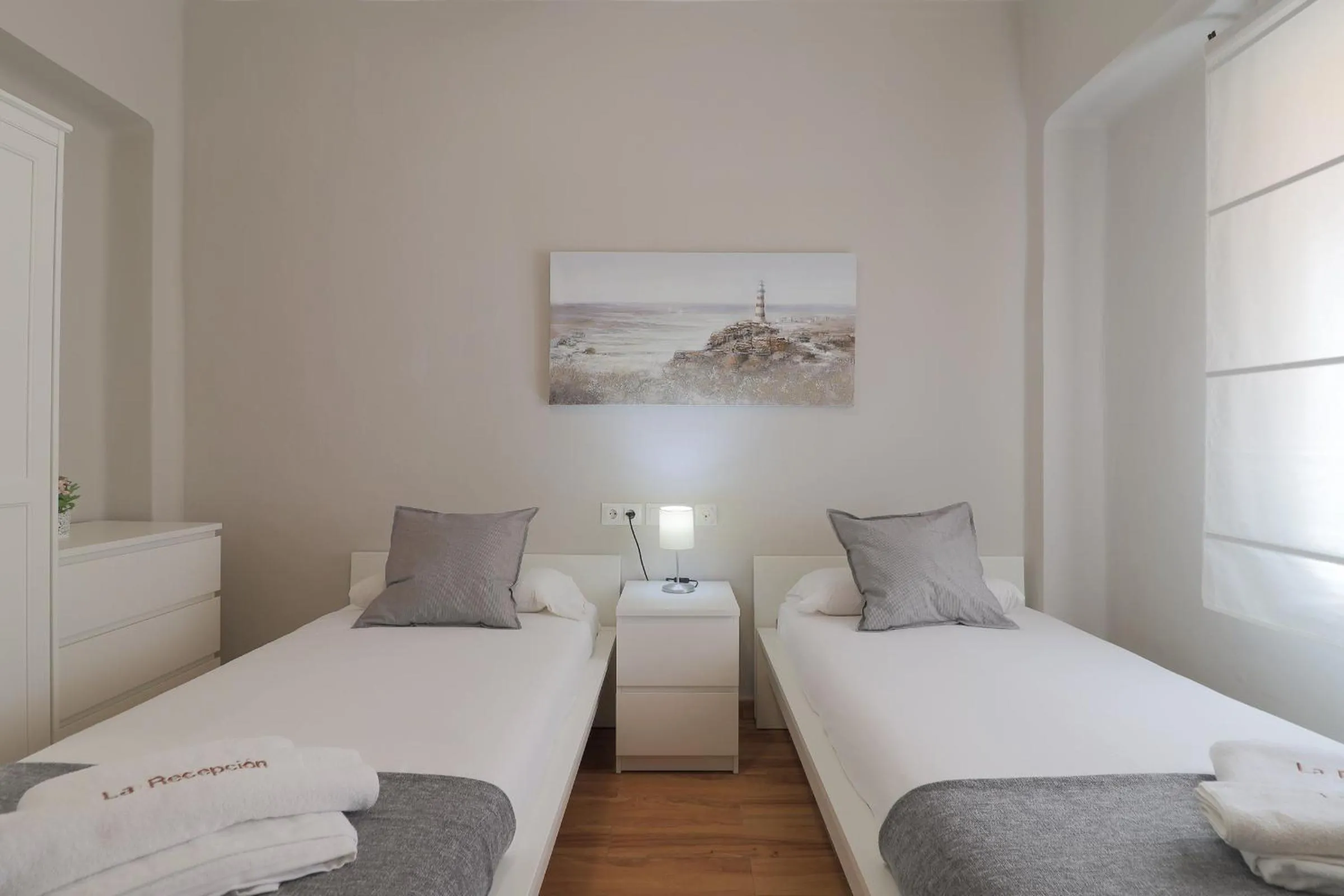 Bedroom, Bed in C102 - Huge and Stylish 5 Bedroom by the Center