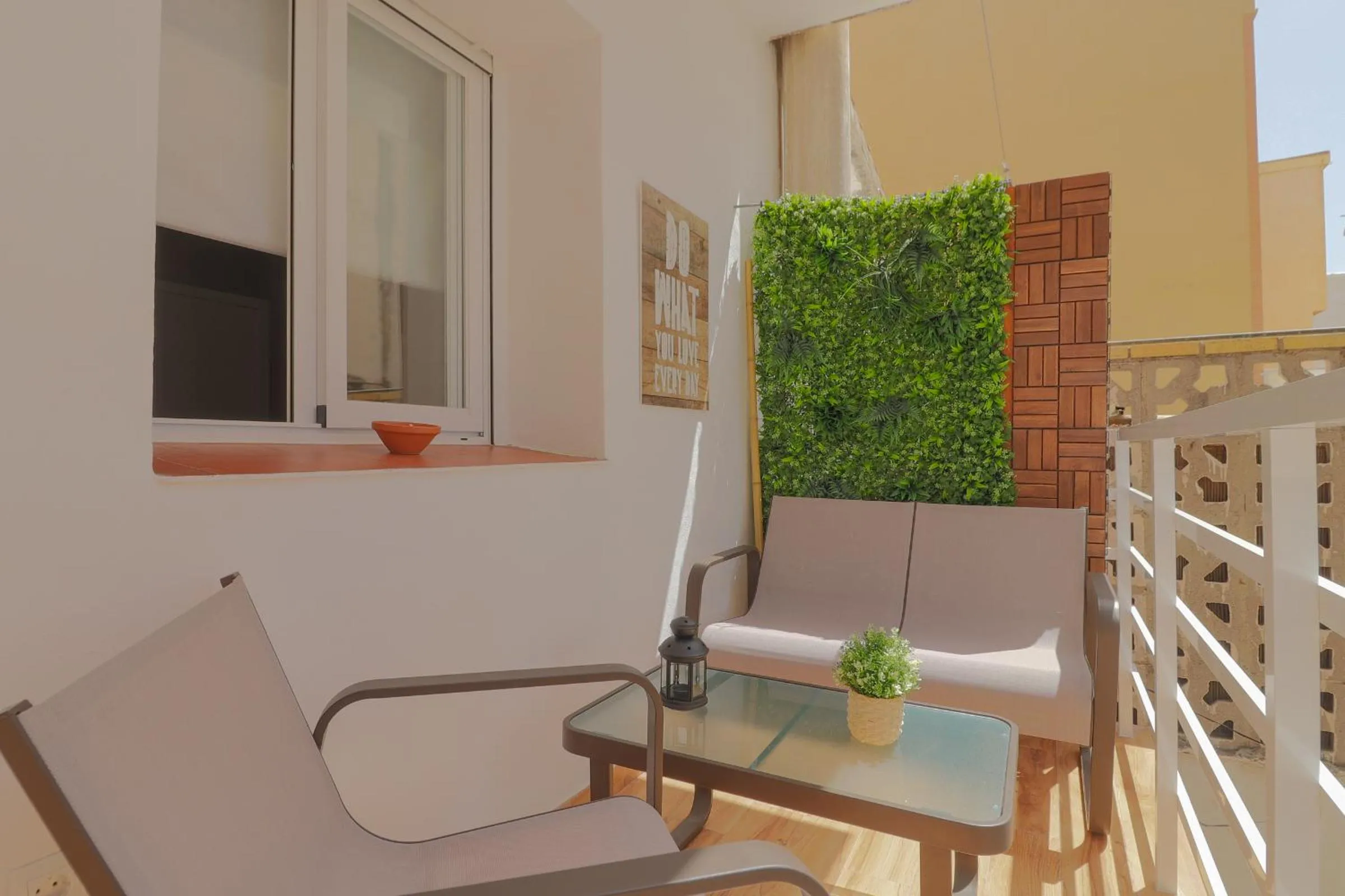 Balcony/Terrace in C102 - Huge and Stylish 5 Bedroom by the Center