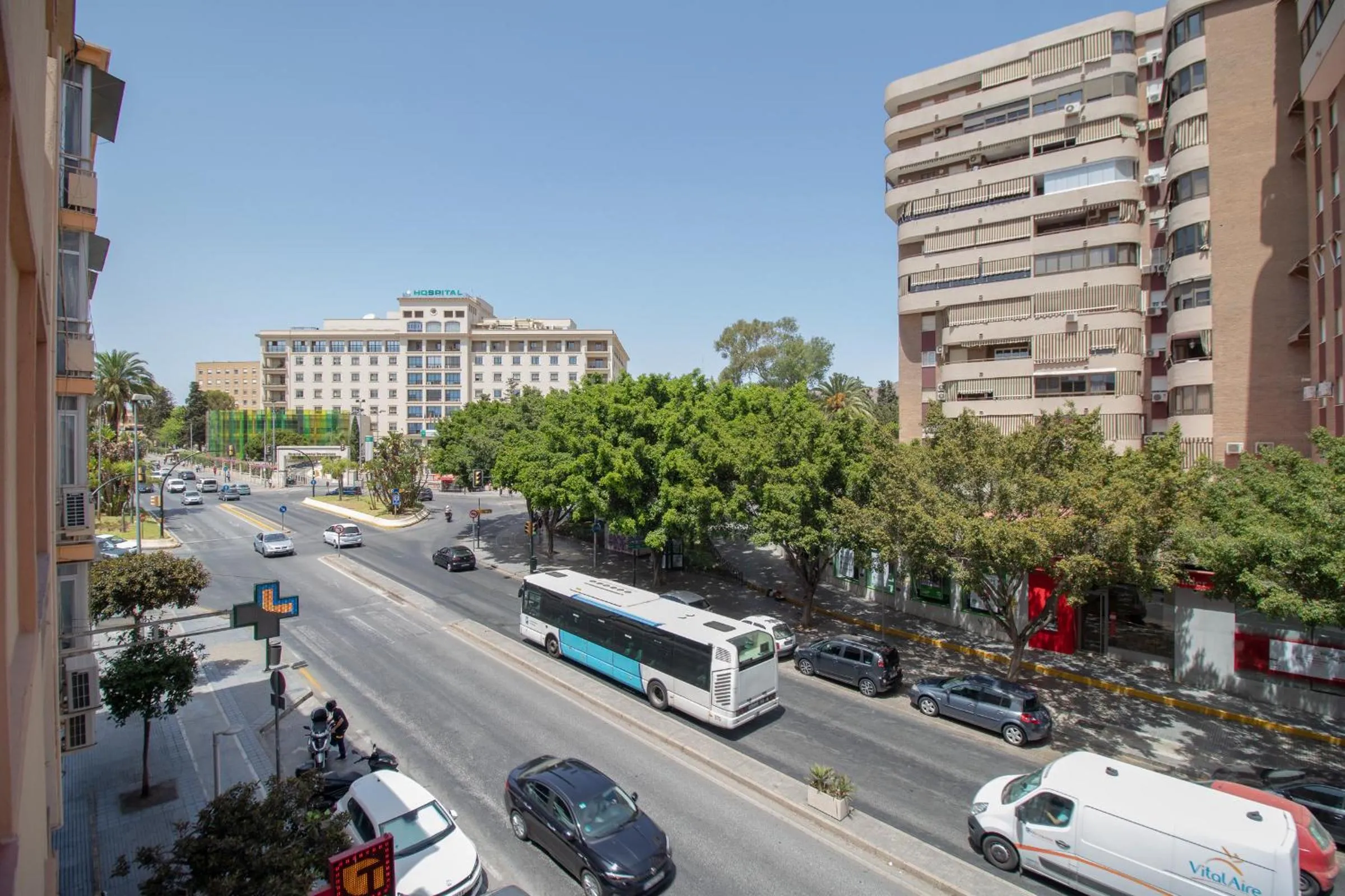Neighbourhood in C102 - Huge and Stylish 5 Bedroom by the Center