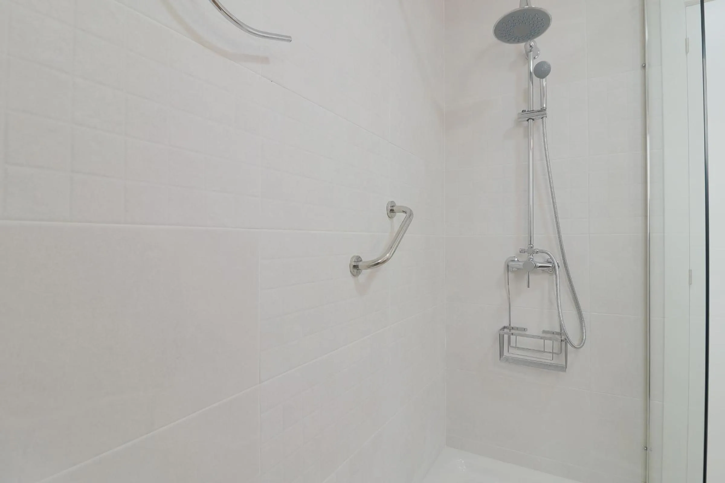 Shower in C102 - Huge and Stylish 5 Bedroom by the Center