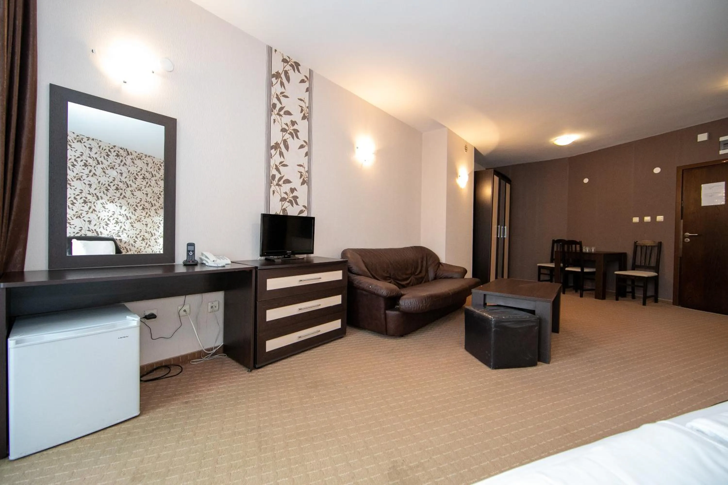 TV and multimedia, Bed in Hotel Iceberg Borovets