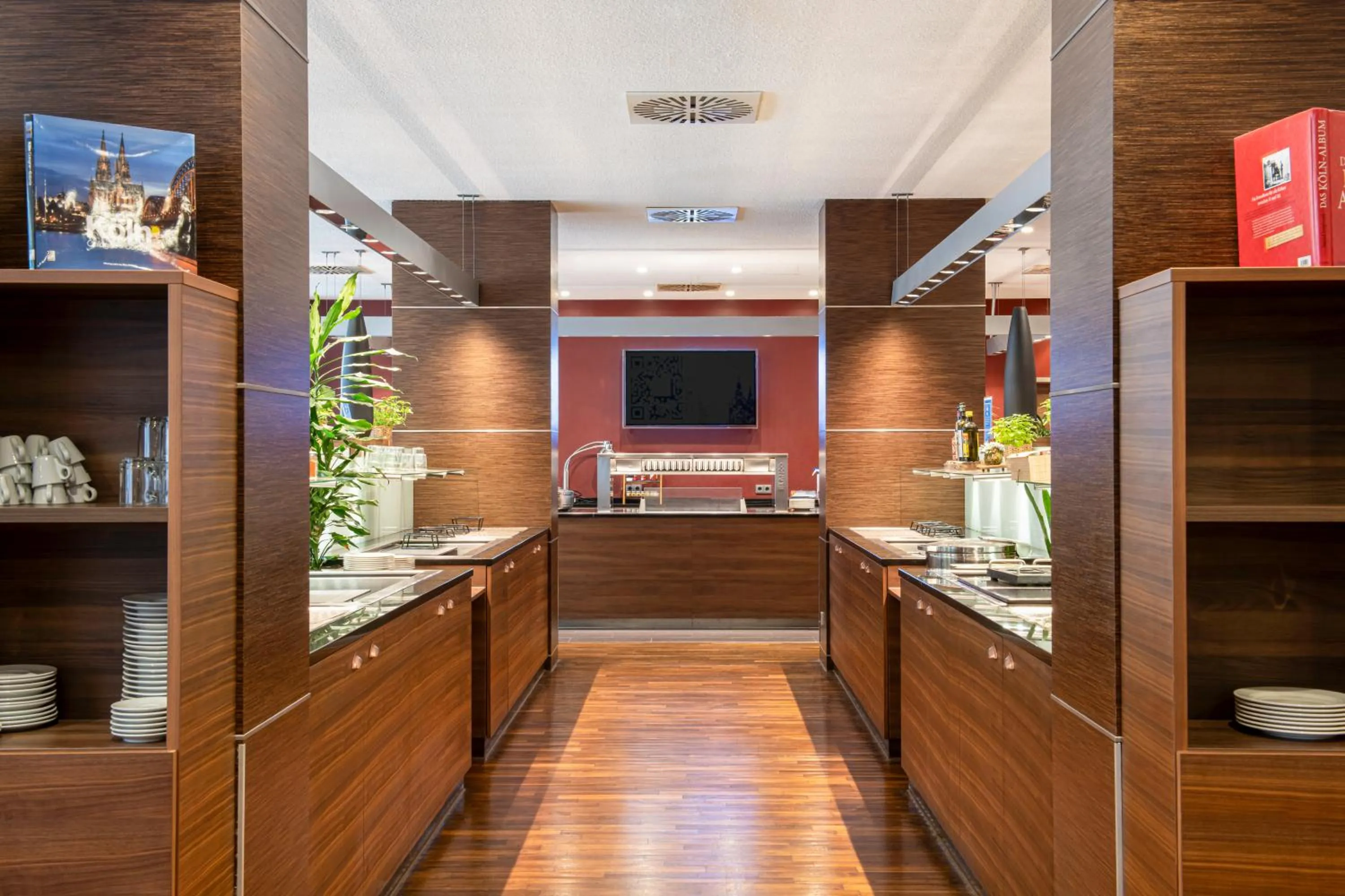 Restaurant/places to eat in Hilton Cologne