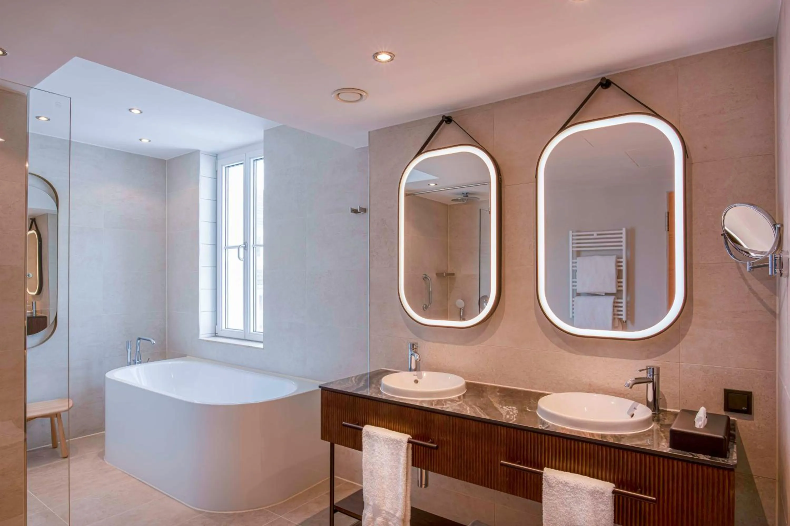 Bathroom in Hilton Cologne