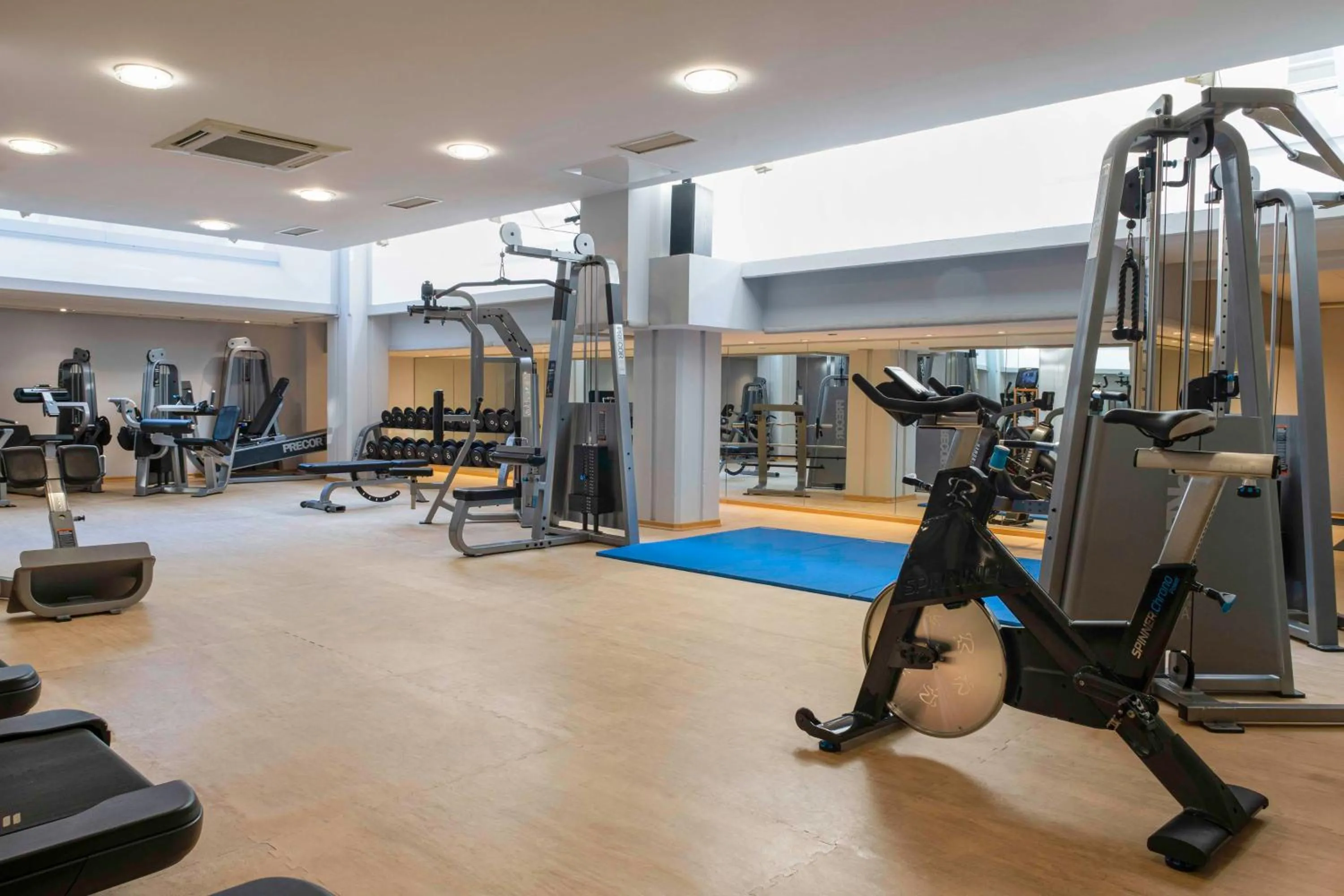 Fitness centre/facilities in Hilton Cologne