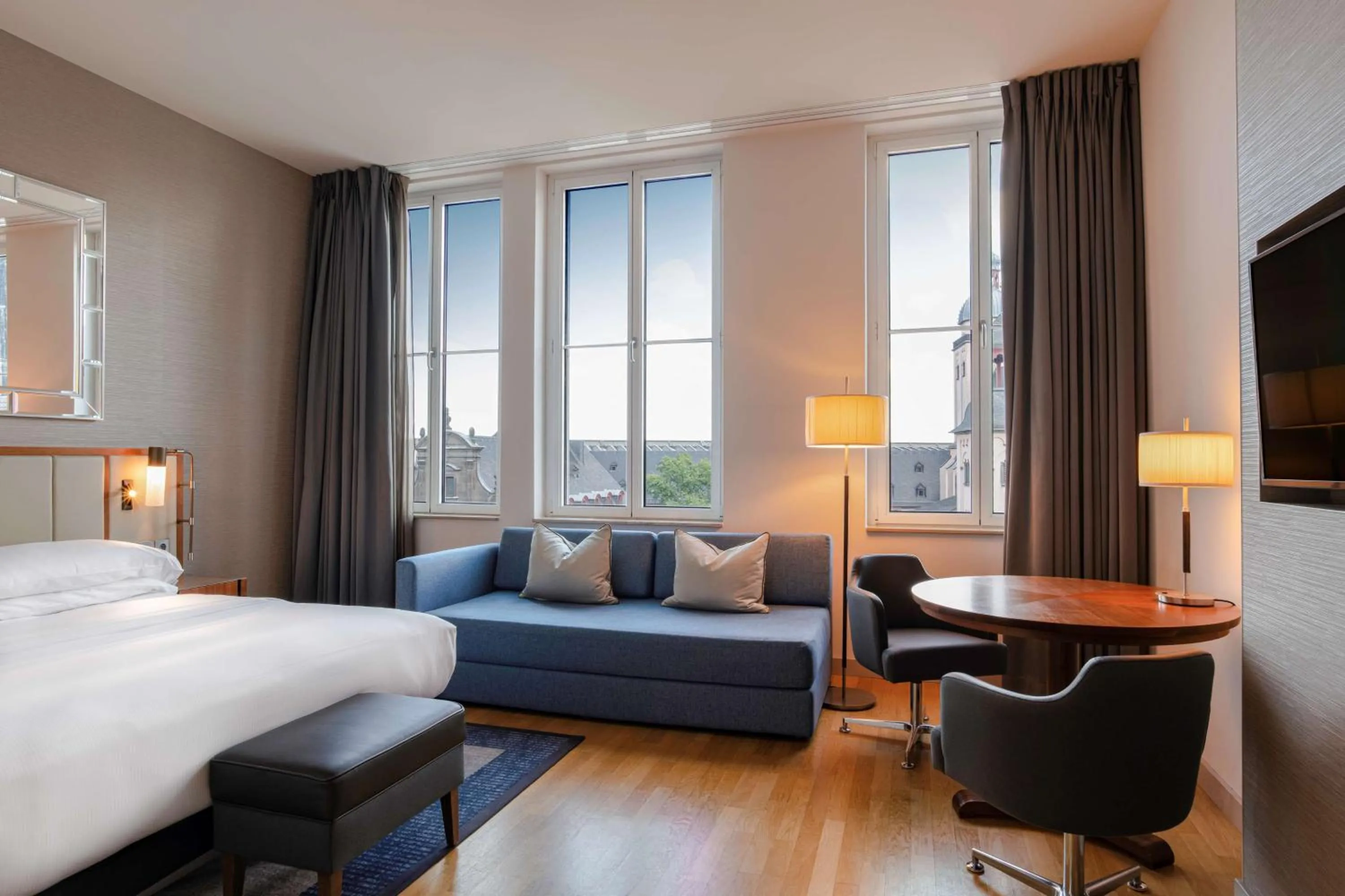 Bedroom, Bed in Hilton Cologne