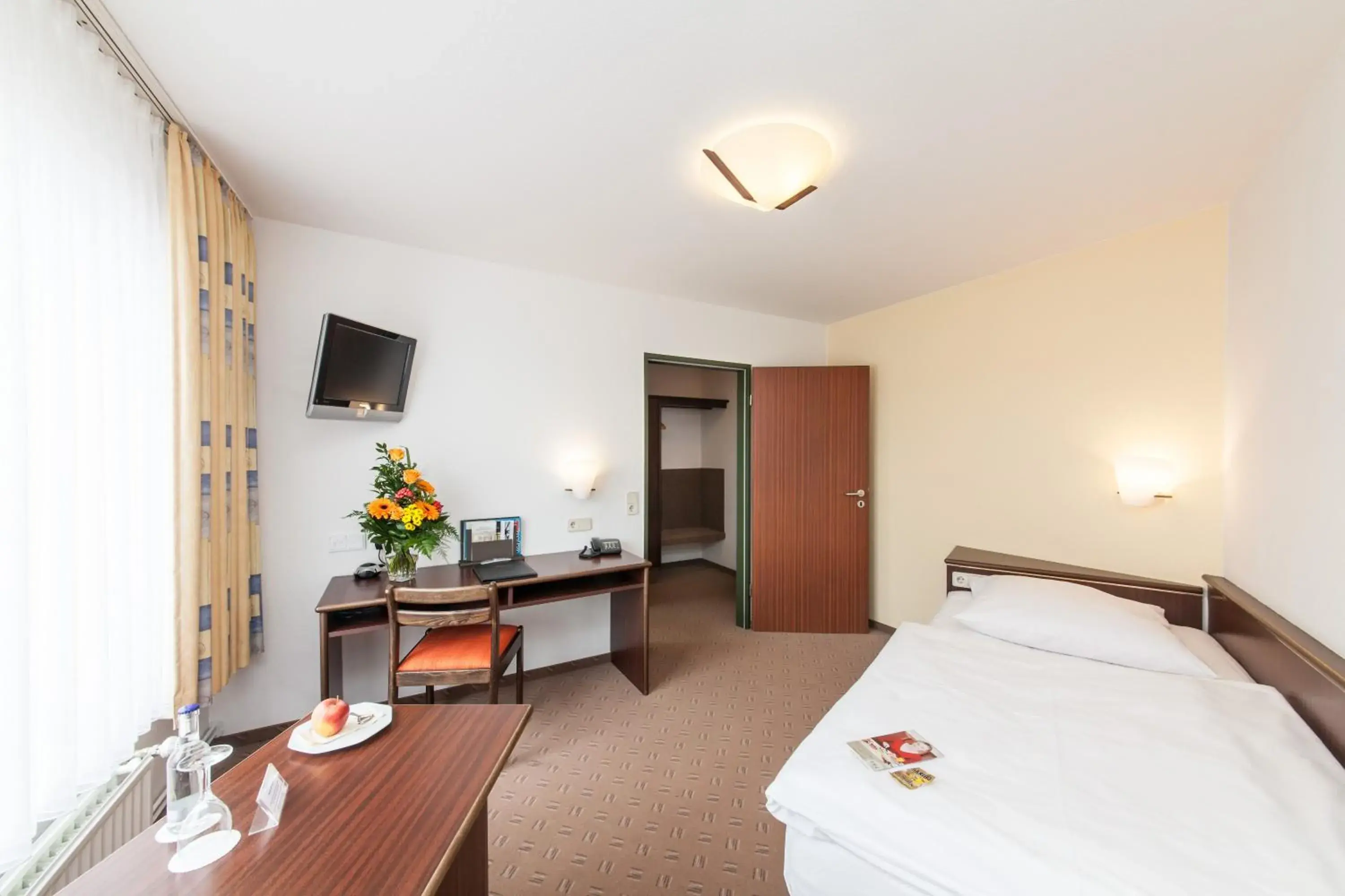 Economy Single Room in Hotel Strijewski Economy Single Room in Hotel Strijewski