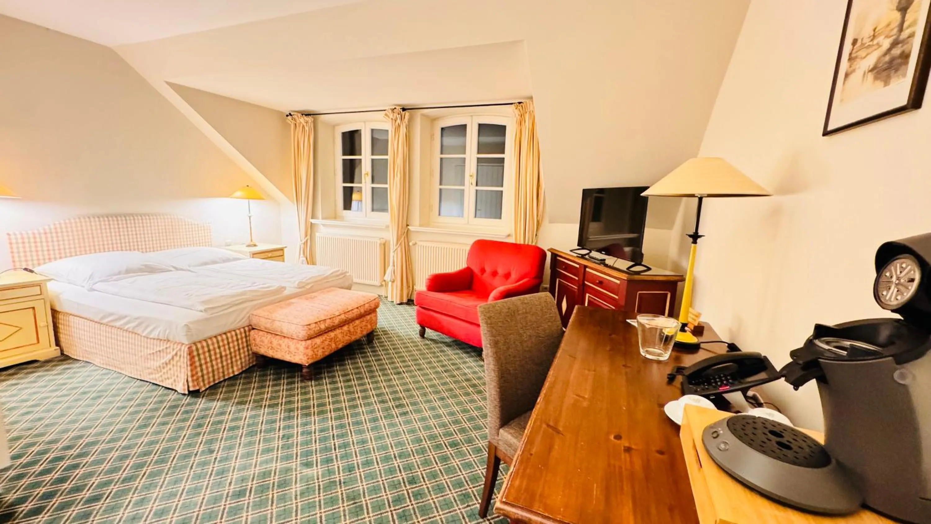 Photo of the whole room, Bed in Schloss Lüdersburg Golf & Spa