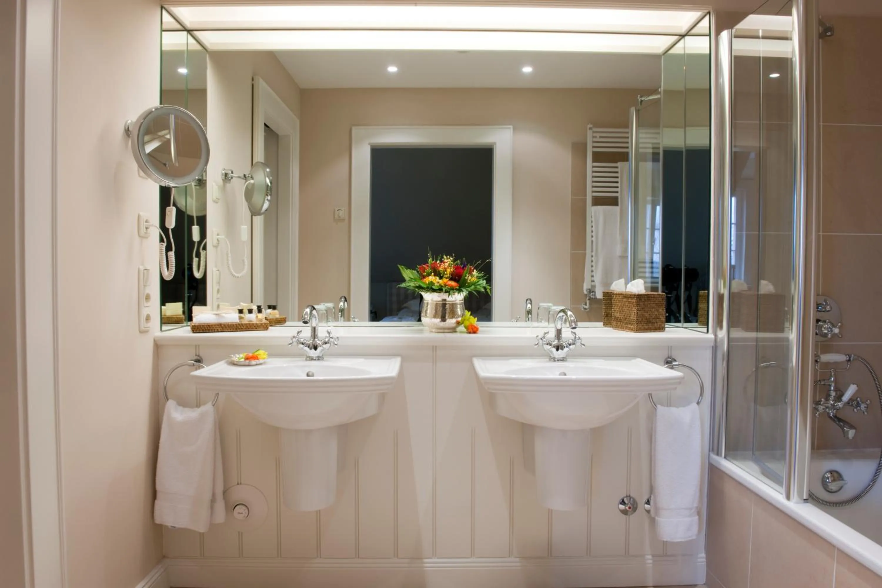 Bathroom in Schloss Lüdersburg Golf & Spa