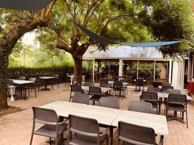 Property building in Hôtel-Restaurant La Bergerie