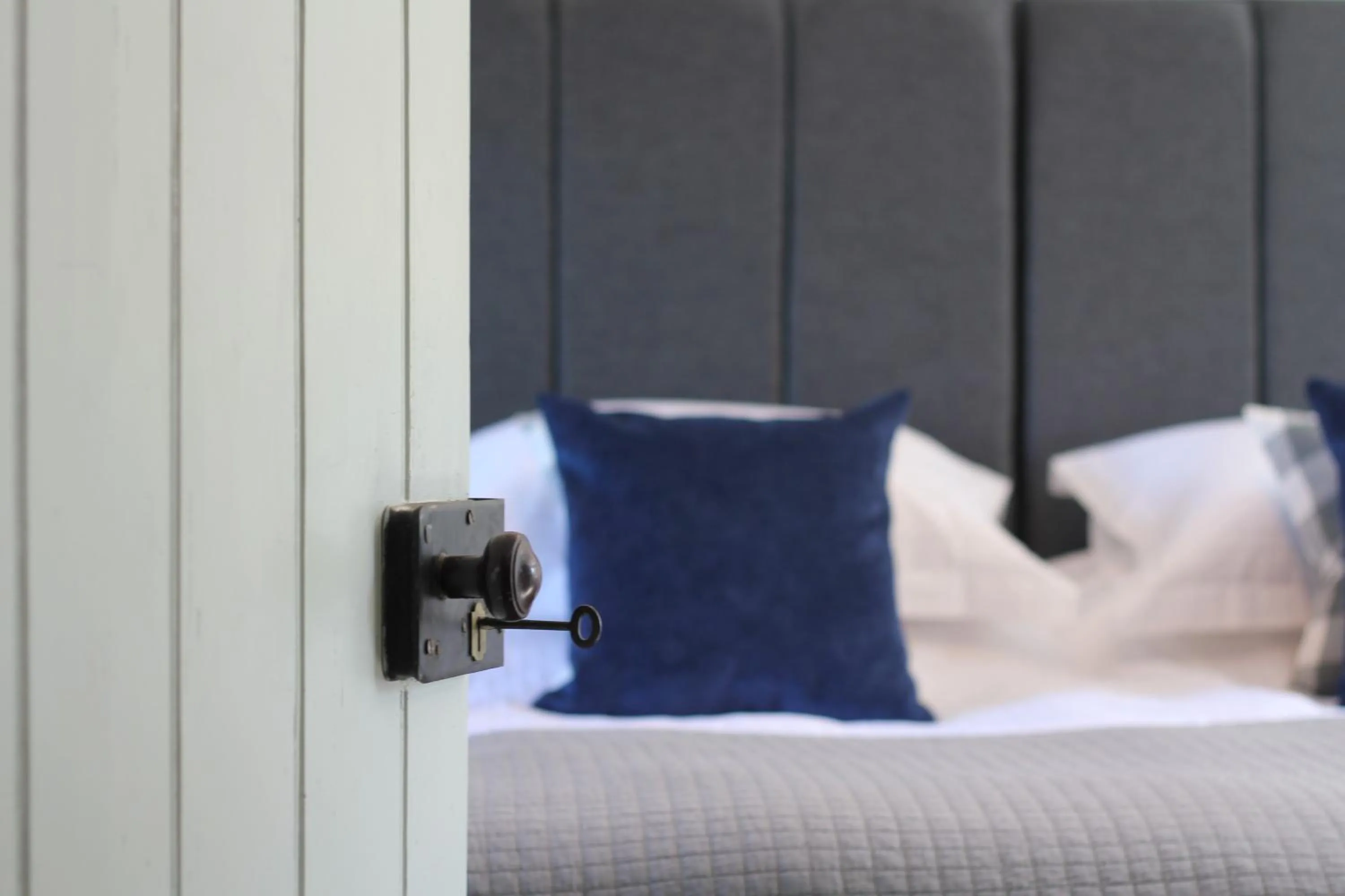 Bedroom, Bed in The Five Pilchards Inn