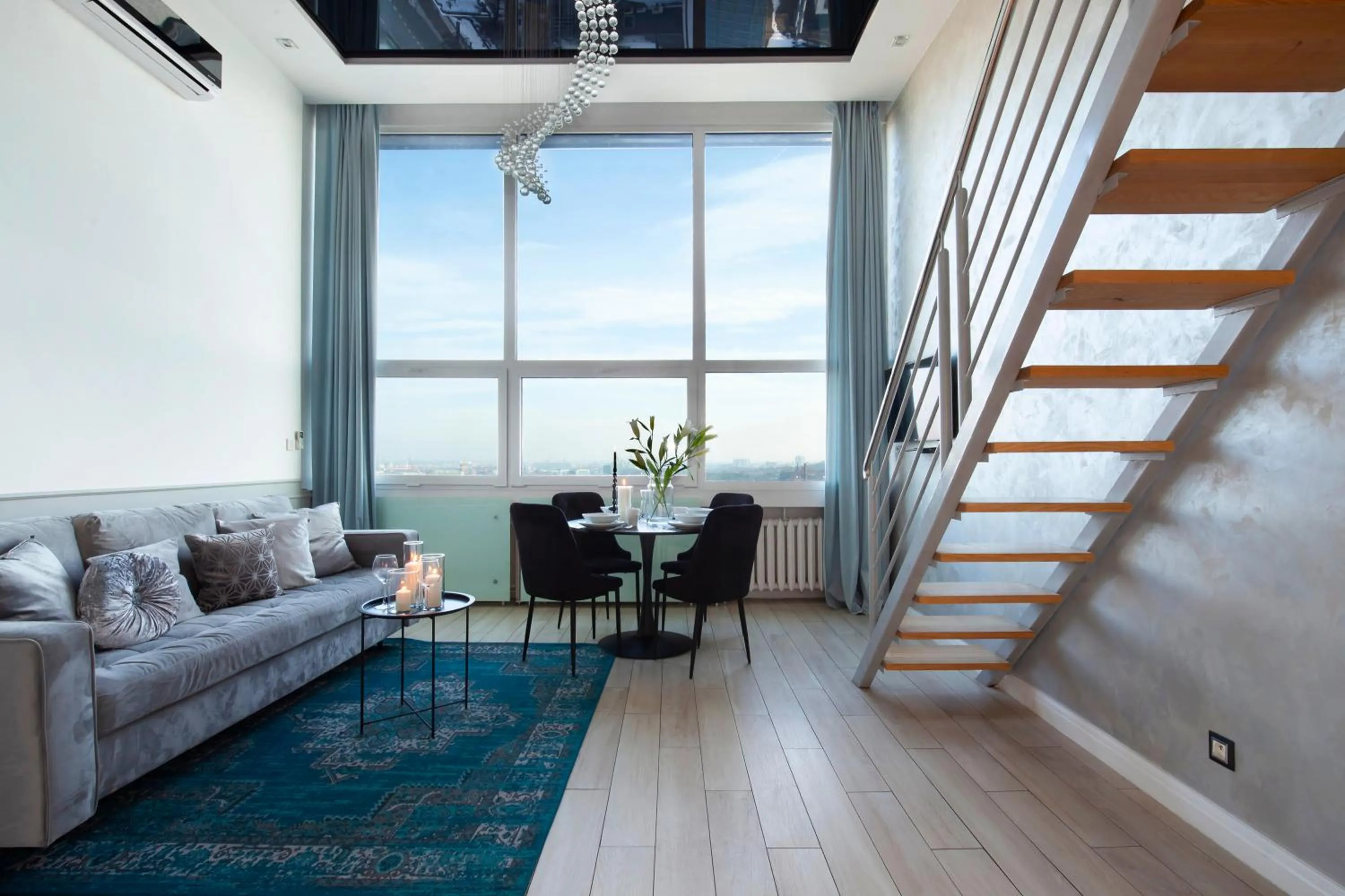 Living room in Panorama- the View of Gdańsk by Elite Apartments
