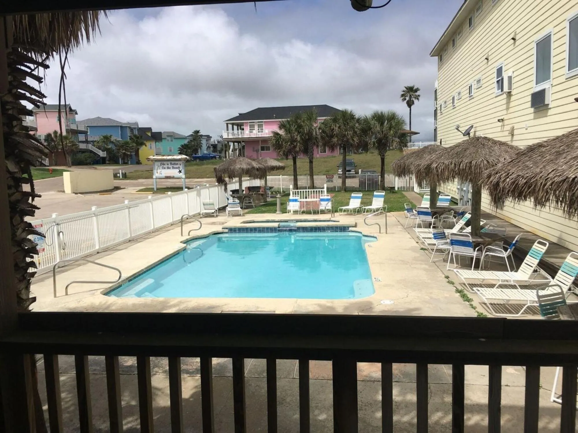 Balcony/Terrace in BeachGate CondoSuites and Oceanfront Resort