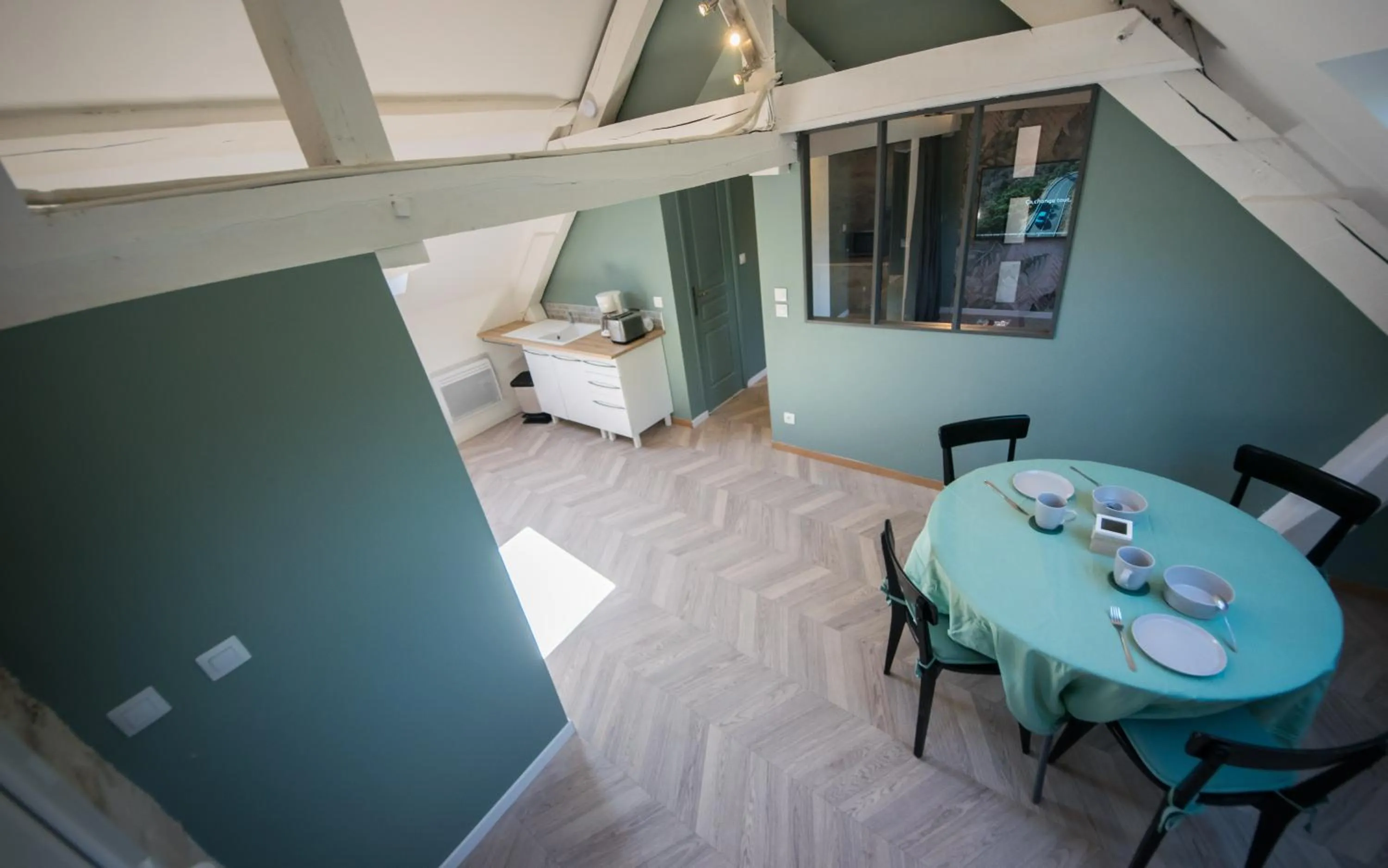 Dining area in Gîte Mise au Vert